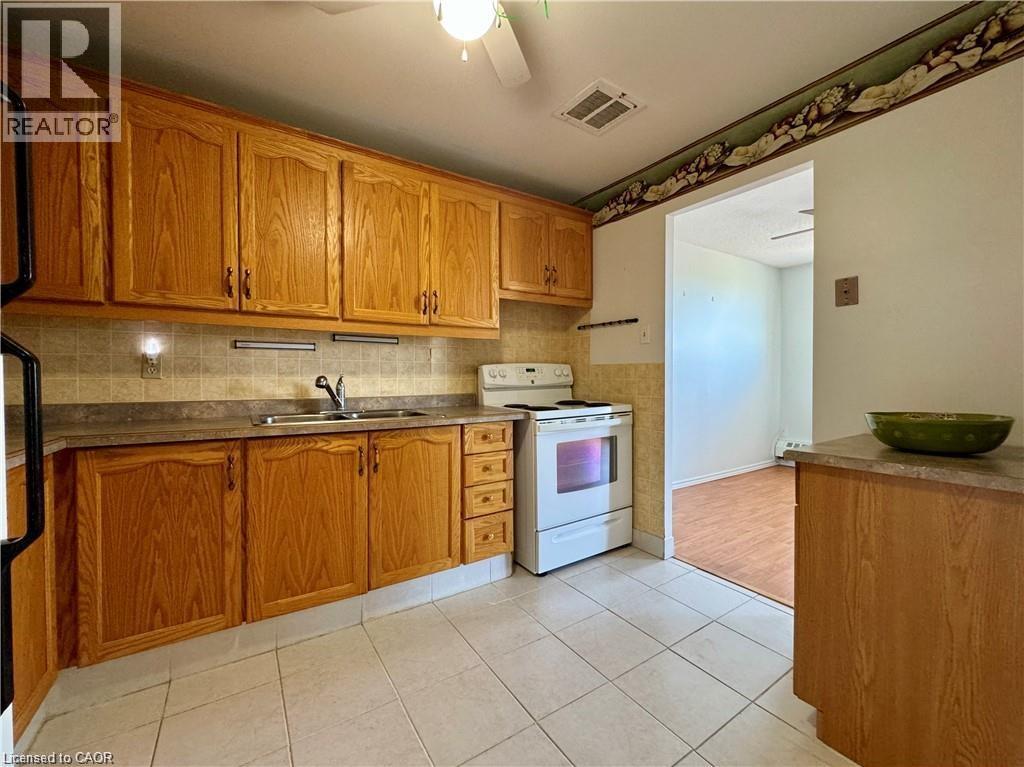 Photo 9 of 1100 Courtland Avenue E Unit 808, Kitchener ON