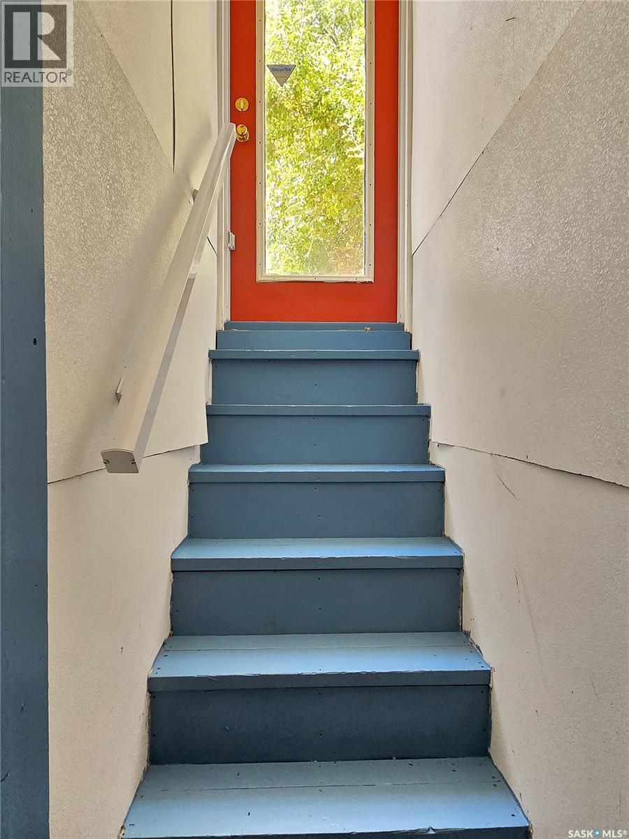 Photo 10 of 509 G Avenue S, Saskatoon SK