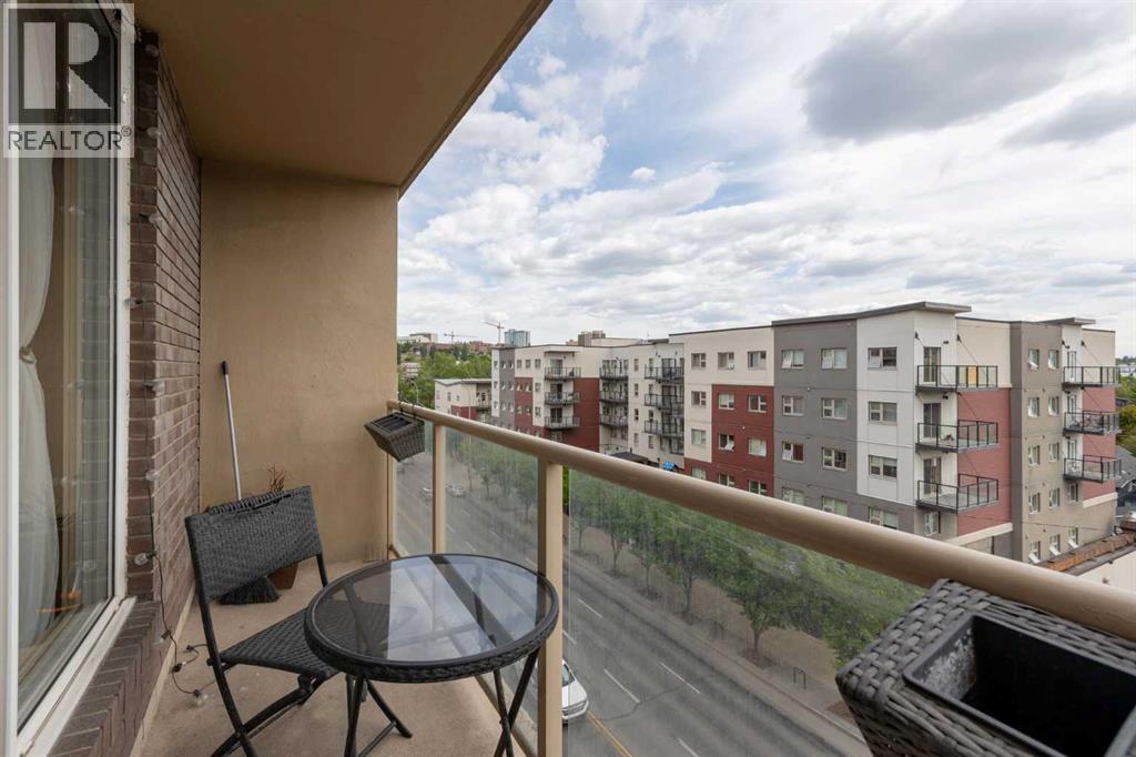 Photo 4 of 606 429 14 Street Nw, Calgary AB