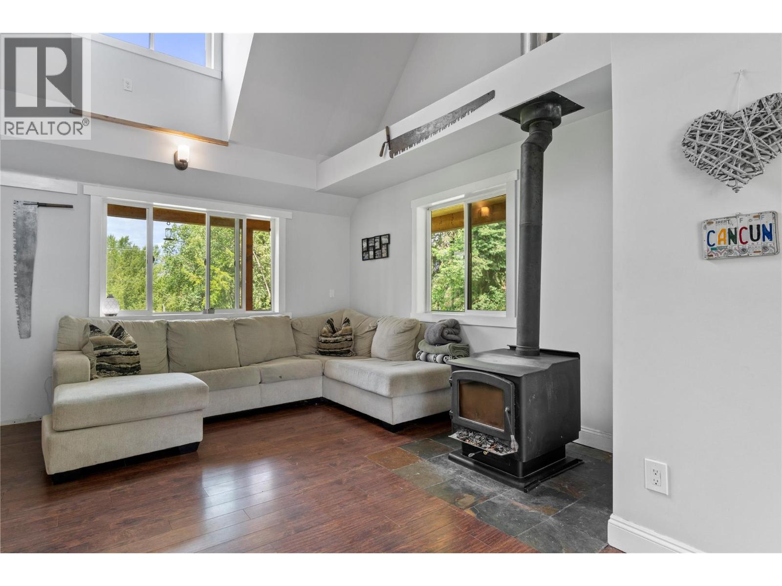 Photo 8 of 4150 20 Avenue Se, Salmon Arm BC