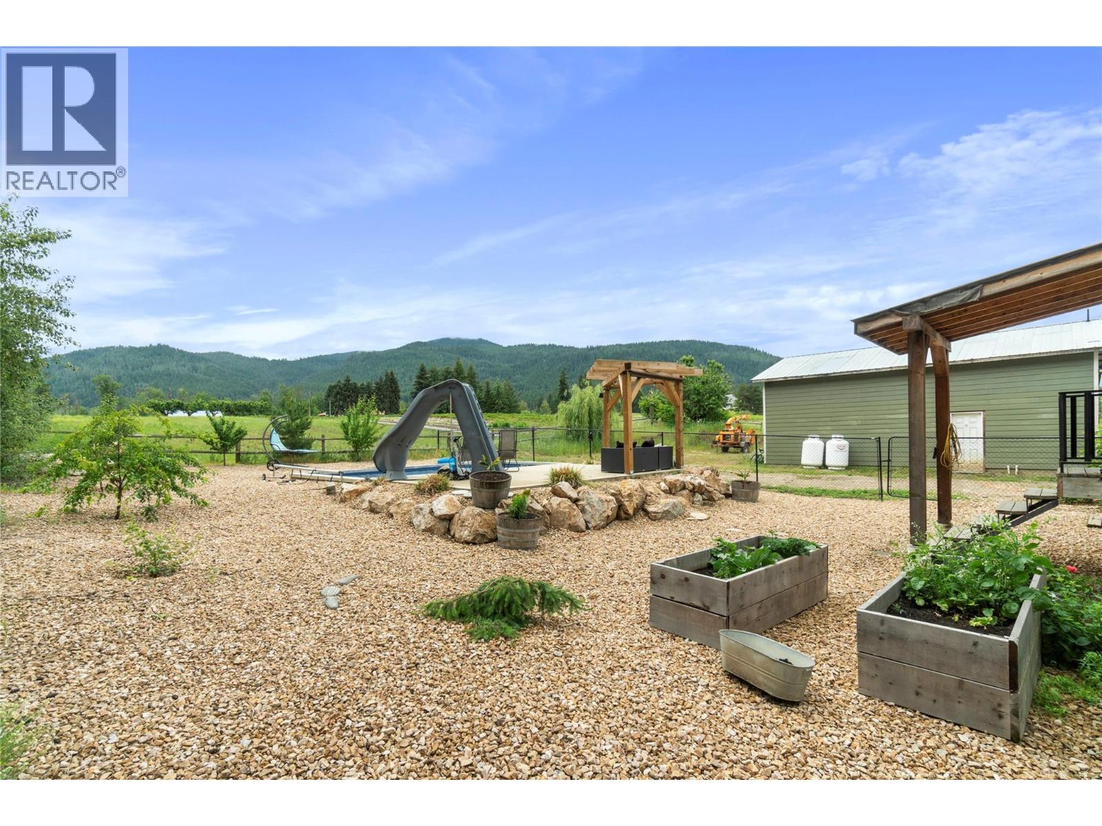 Photo 14 of 4150 20 Avenue Se, Salmon Arm BC