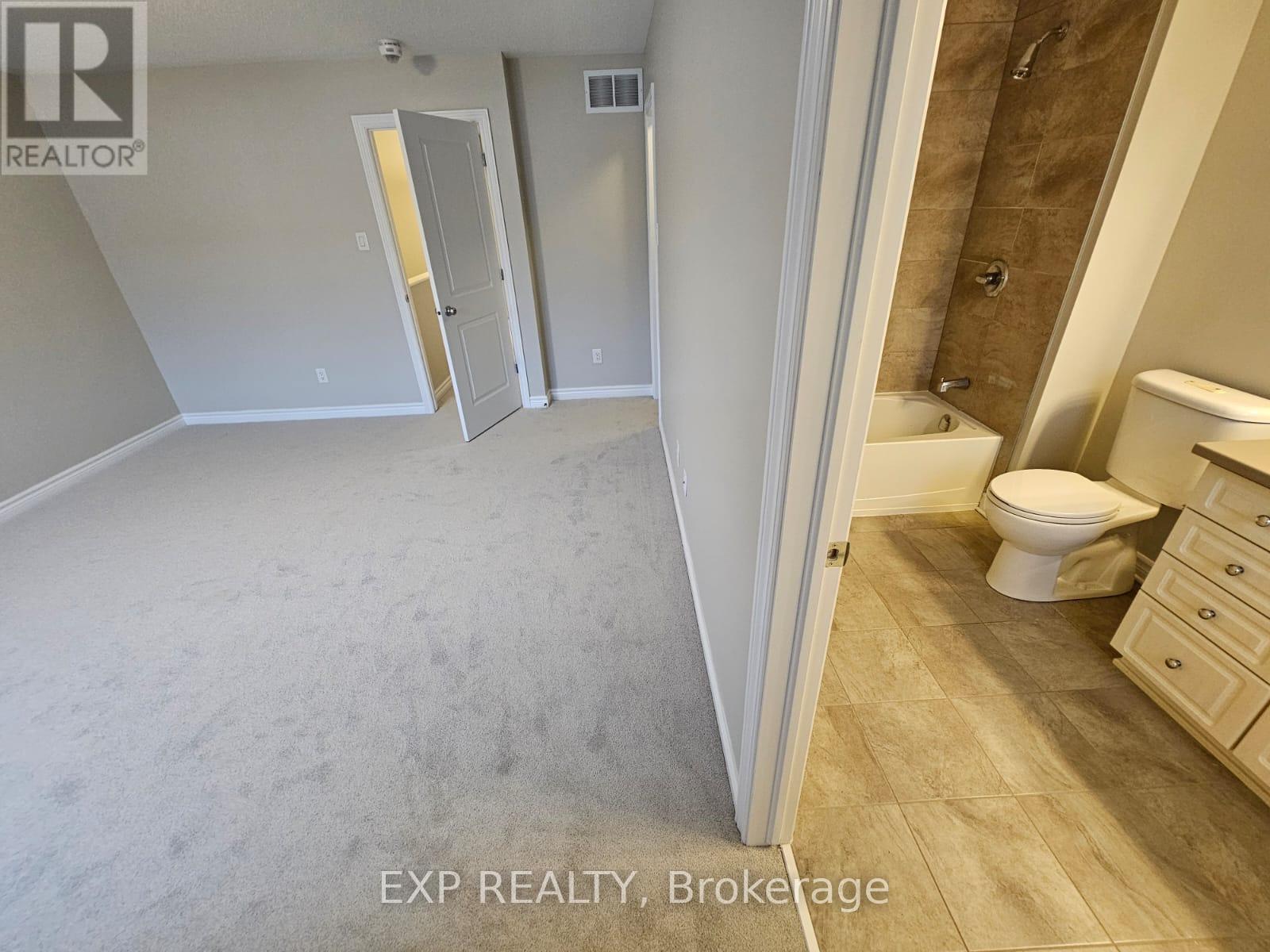 Photo 12 of 213 Halyard Way, Ottawa ON