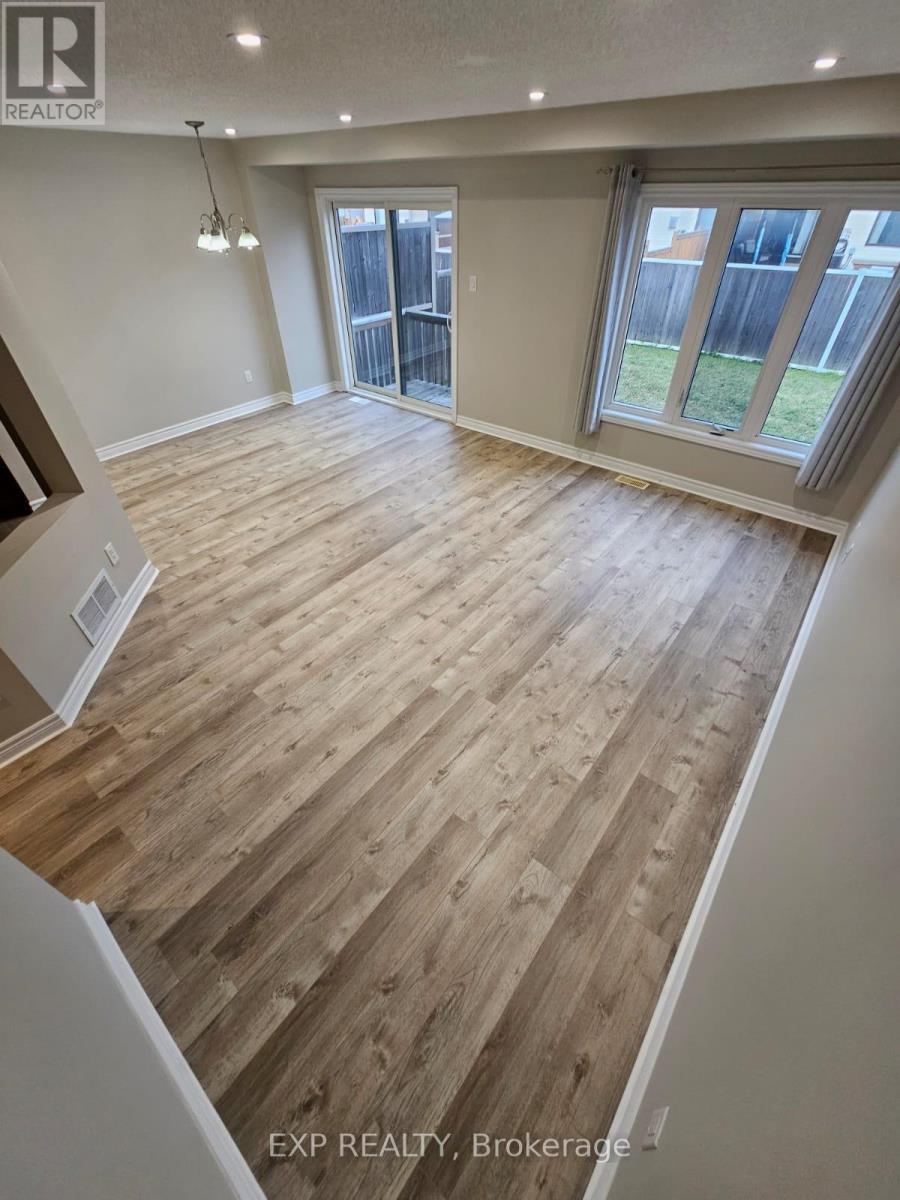 Photo 6 of 213 Halyard Way, Ottawa ON