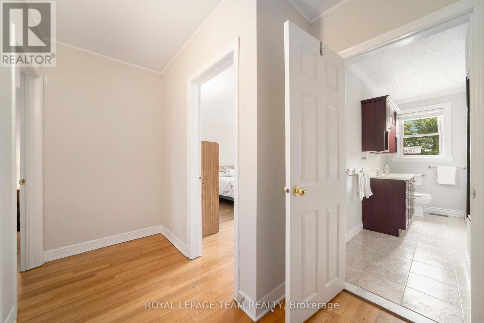 Photo 15 of 367 Ravenhill Avenue, Ottawa ON