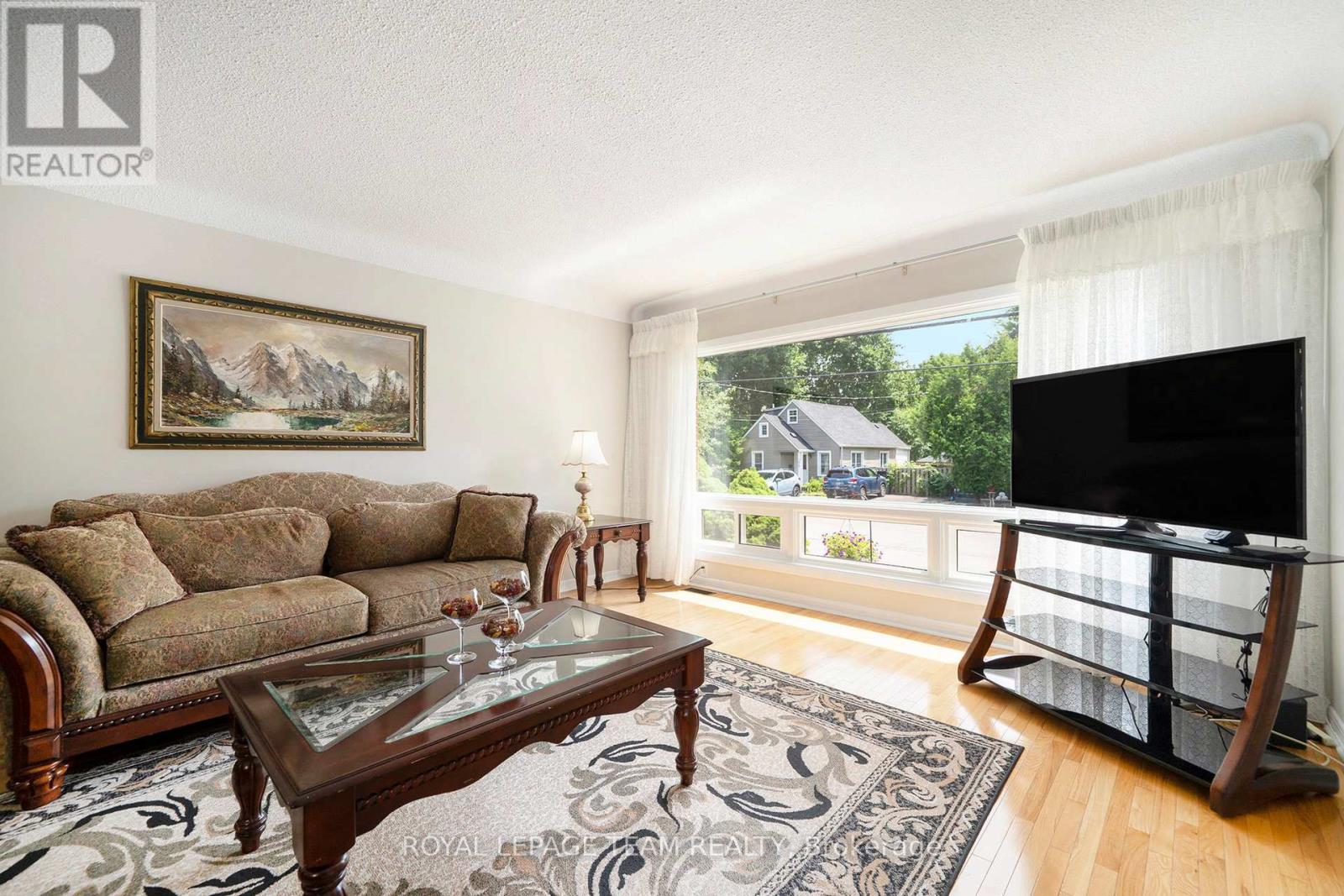 Photo 8 of 367 Ravenhill Avenue, Ottawa ON