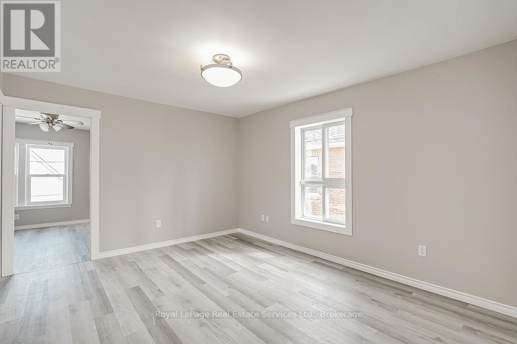 Photo 12 of 33 Rose Avenue, Brantford ON