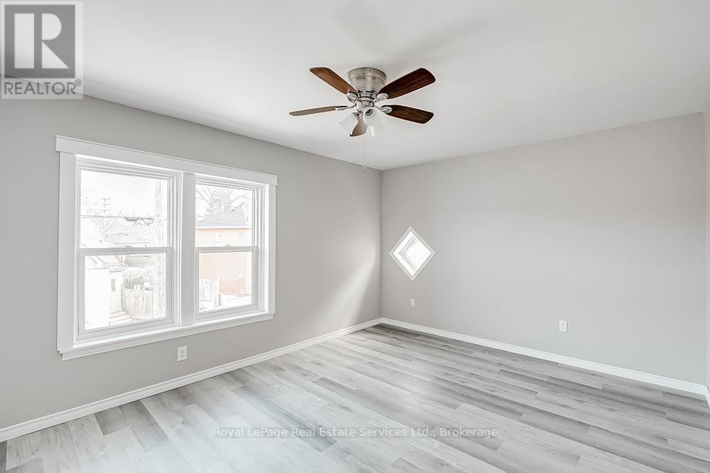 Photo 11 of 33 Rose Avenue, Brantford ON