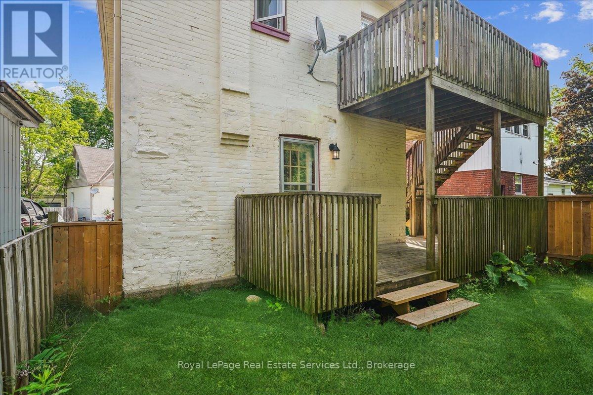 Photo 24 of 33 Rose Avenue, Brantford ON