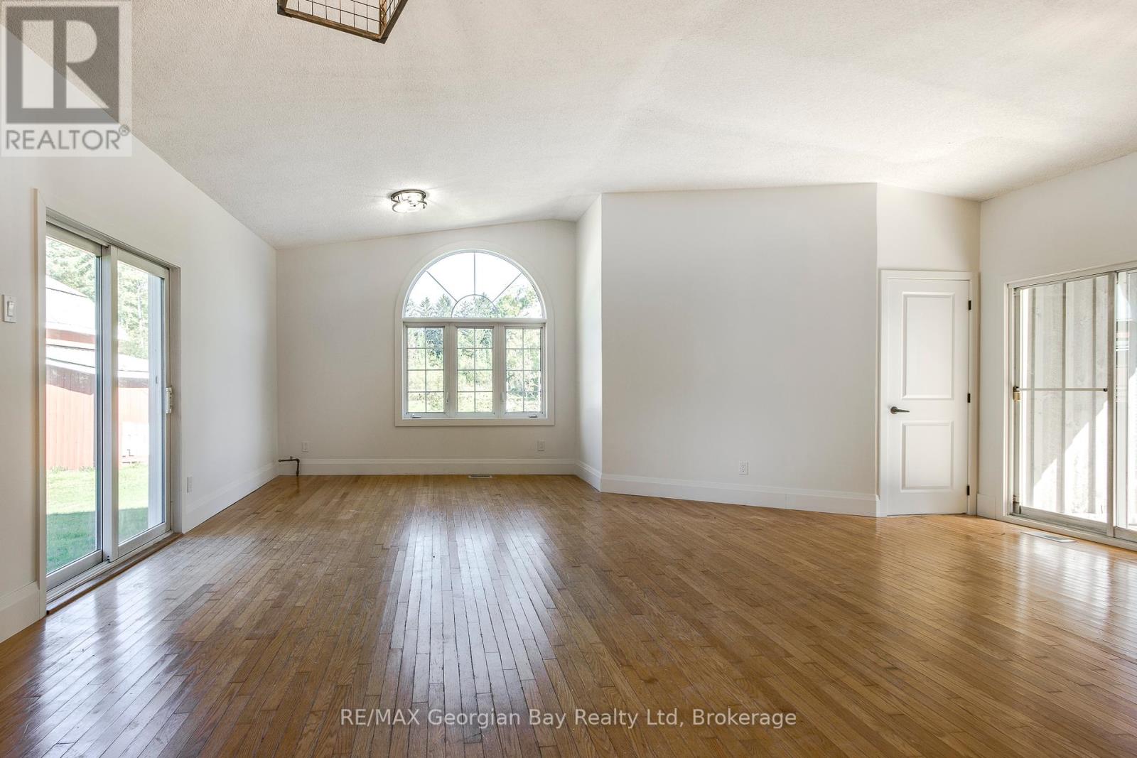 Photo 22 of 260 Concession 12 Street E, Tiny ON