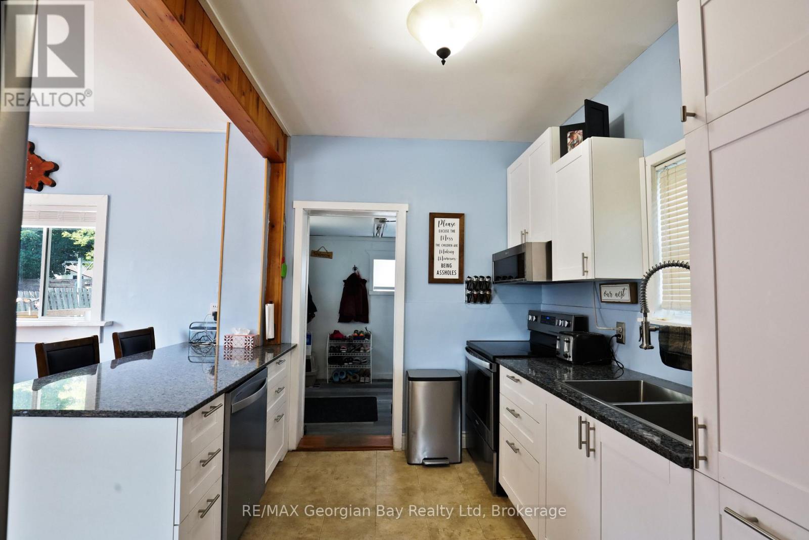 Photo 10 of 136 Fourth Street, Midland ON