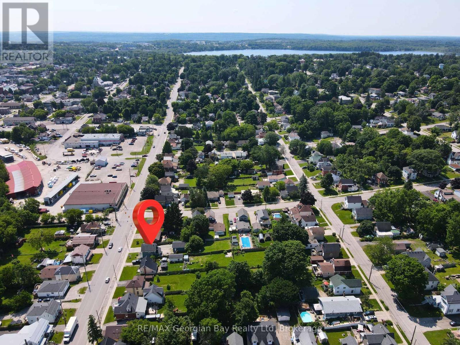 Photo 32 of 136 Fourth Street, Midland ON