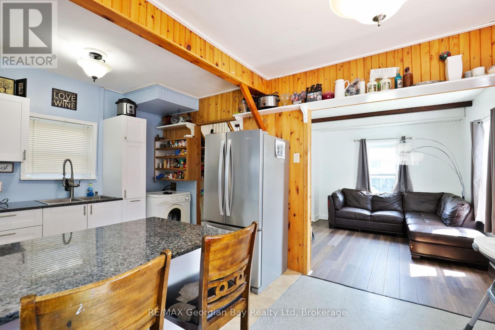 Photo 12 of 136 Fourth Street, Midland ON