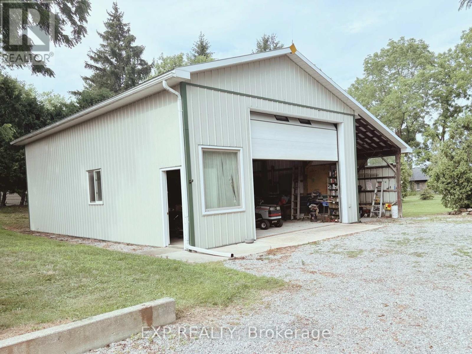Photo 19 of 517 Norfolk Street S, Norfolk ON