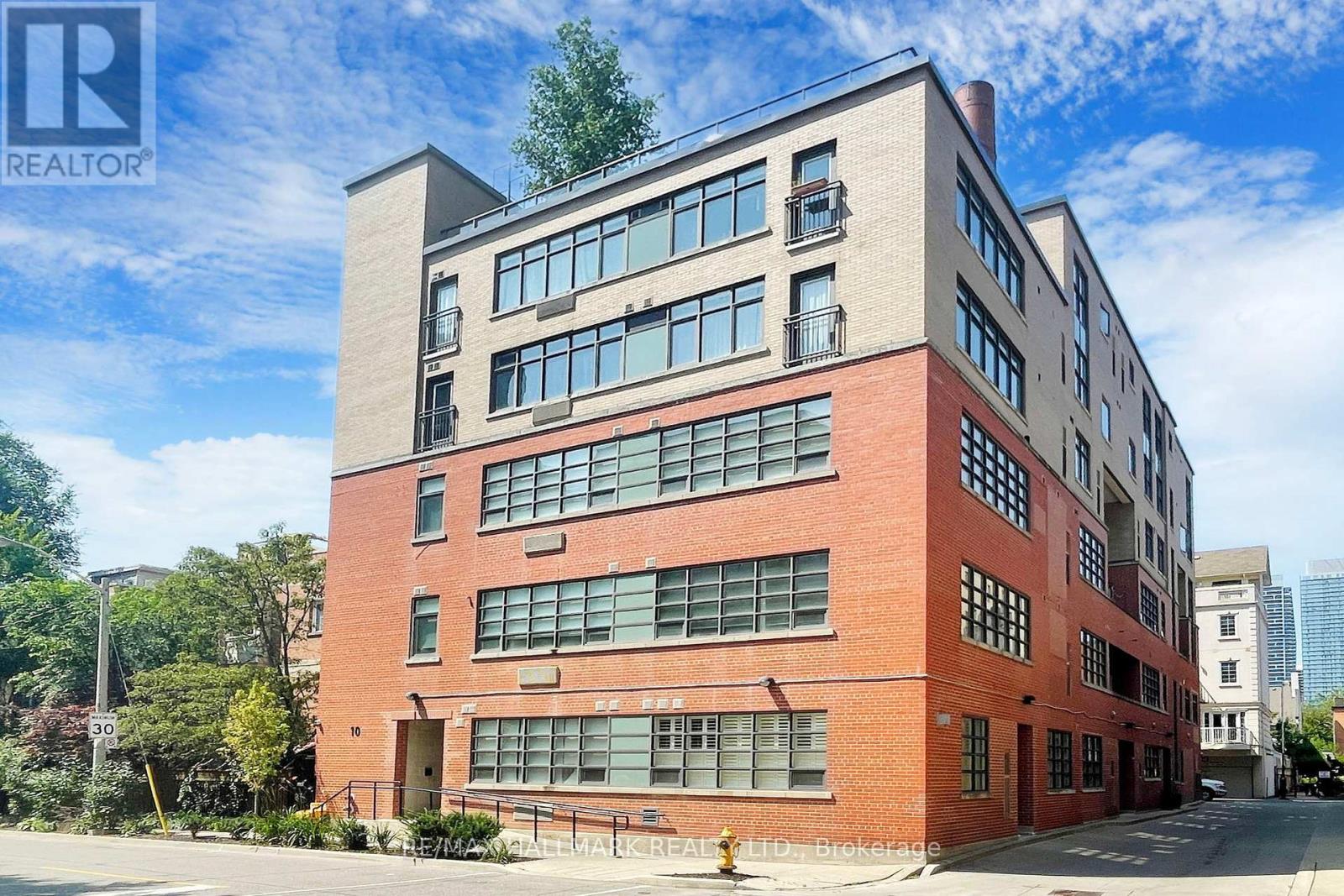 Photo 2 of 206 10 Wellesley Place, Toronto ON