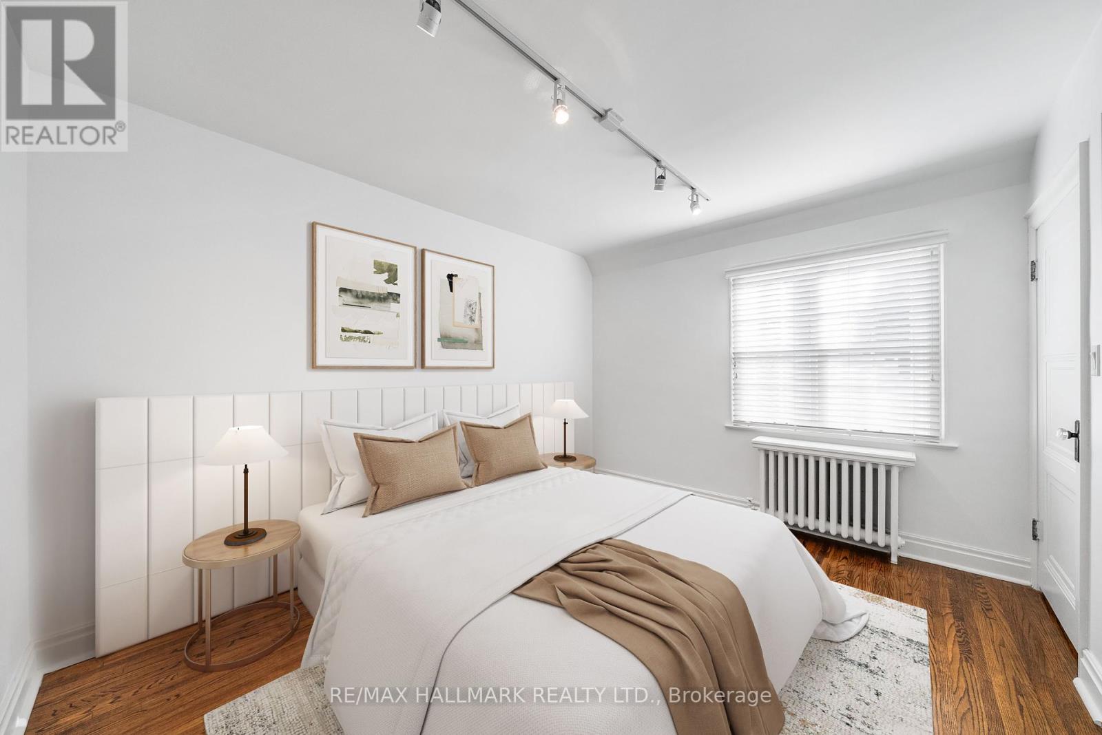 Photo 8 of 16 Elderwood Drive, Toronto ON