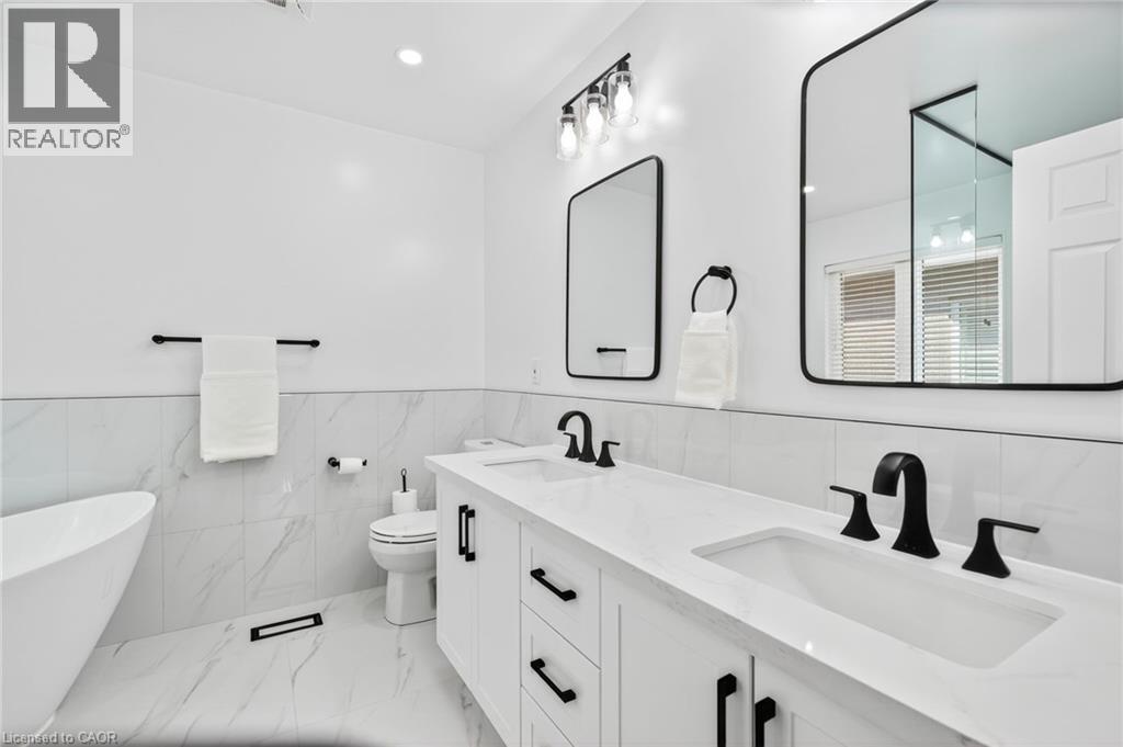 Photo 7 of 4223 Fuller Crescent, Burlington ON