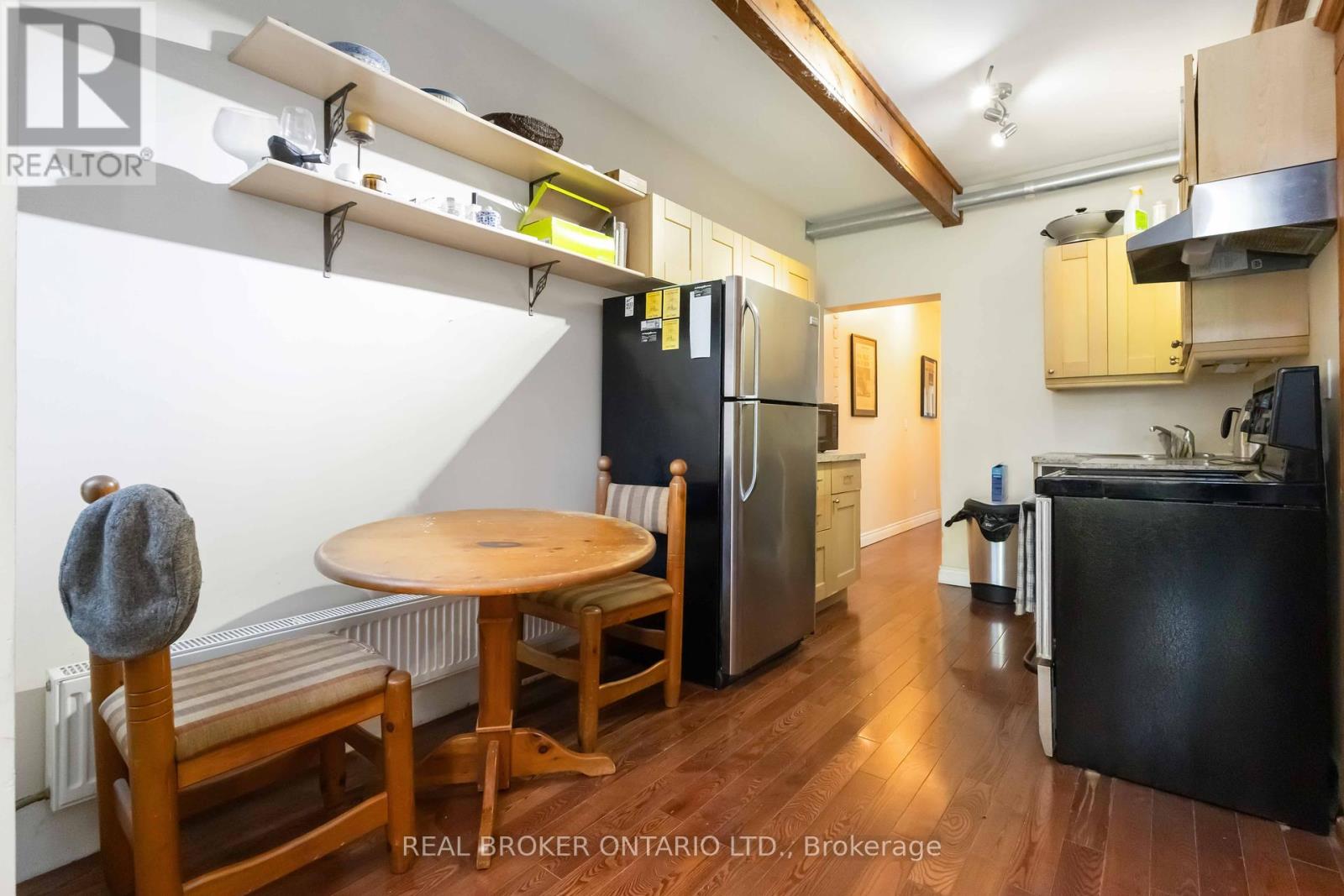 Photo 19 of Main 22 Curzon Street E, Toronto ON