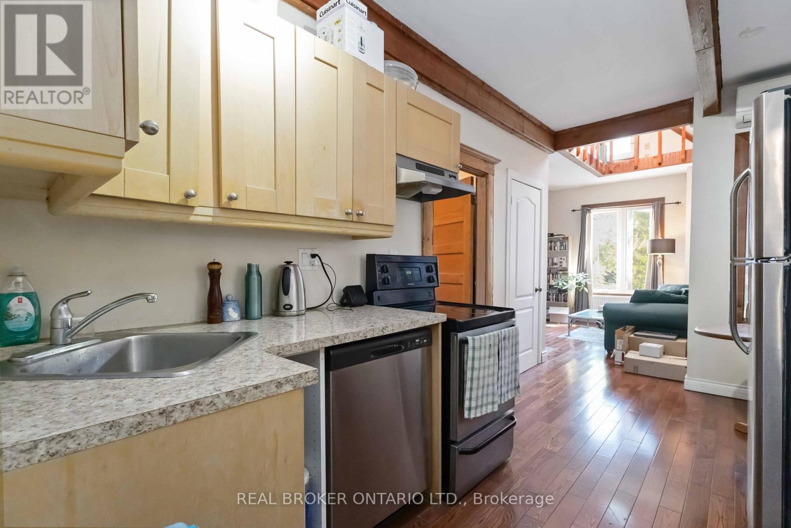 Photo 3 of Main 22 Curzon Street E, Toronto ON
