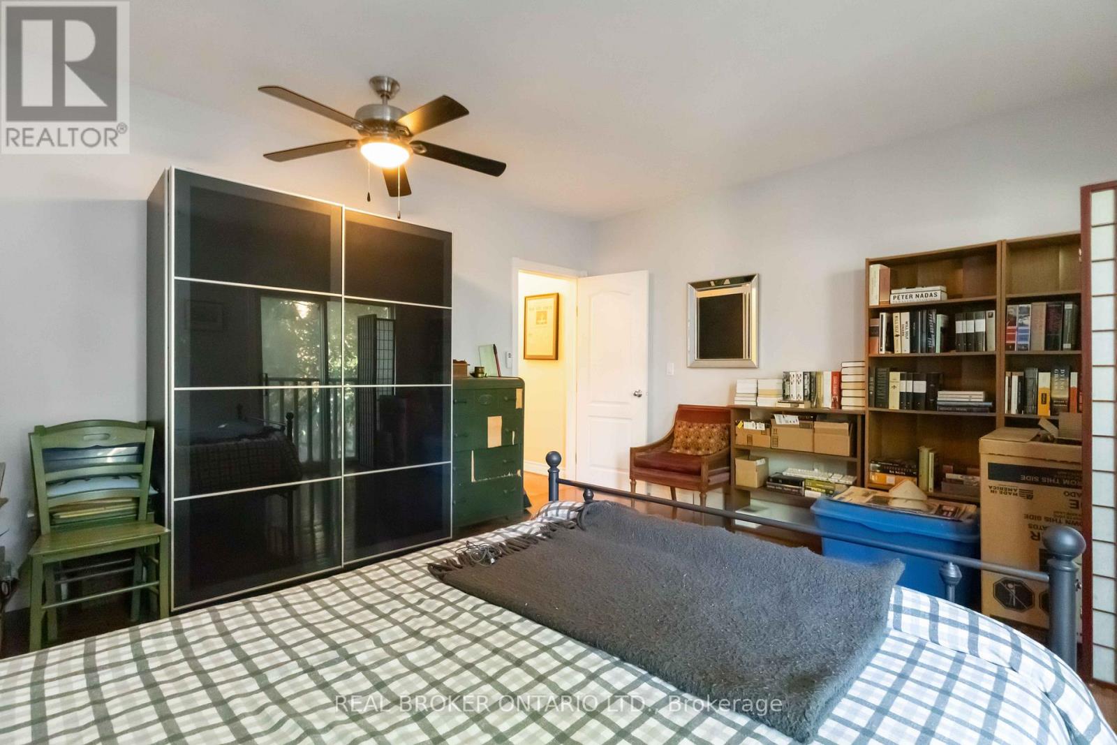 Photo 17 of Main 22 Curzon Street E, Toronto ON