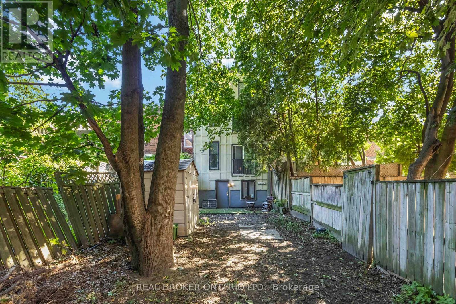 Photo 4 of Main 22 Curzon Street E, Toronto ON