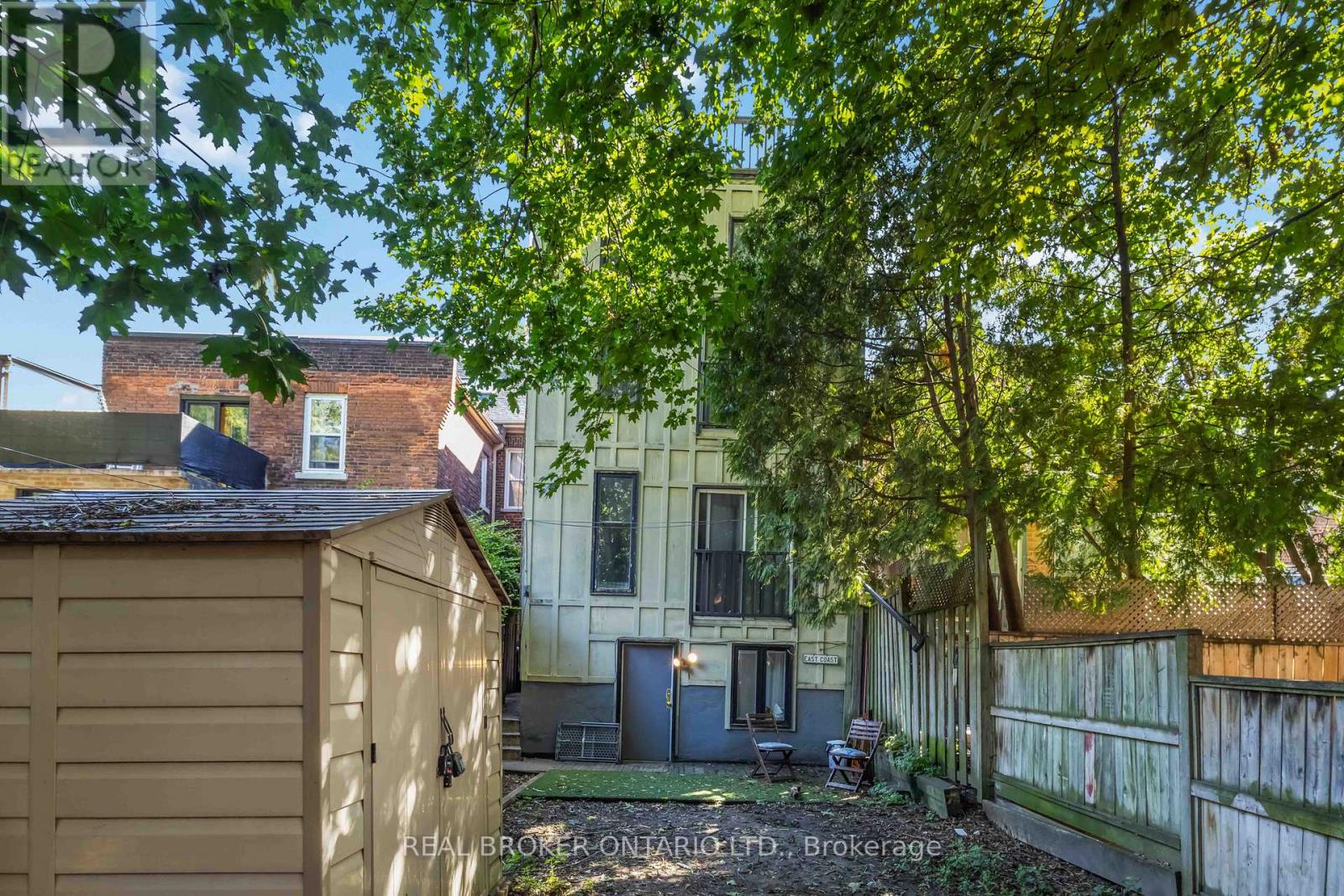 Photo 13 of Main 22 Curzon Street E, Toronto ON