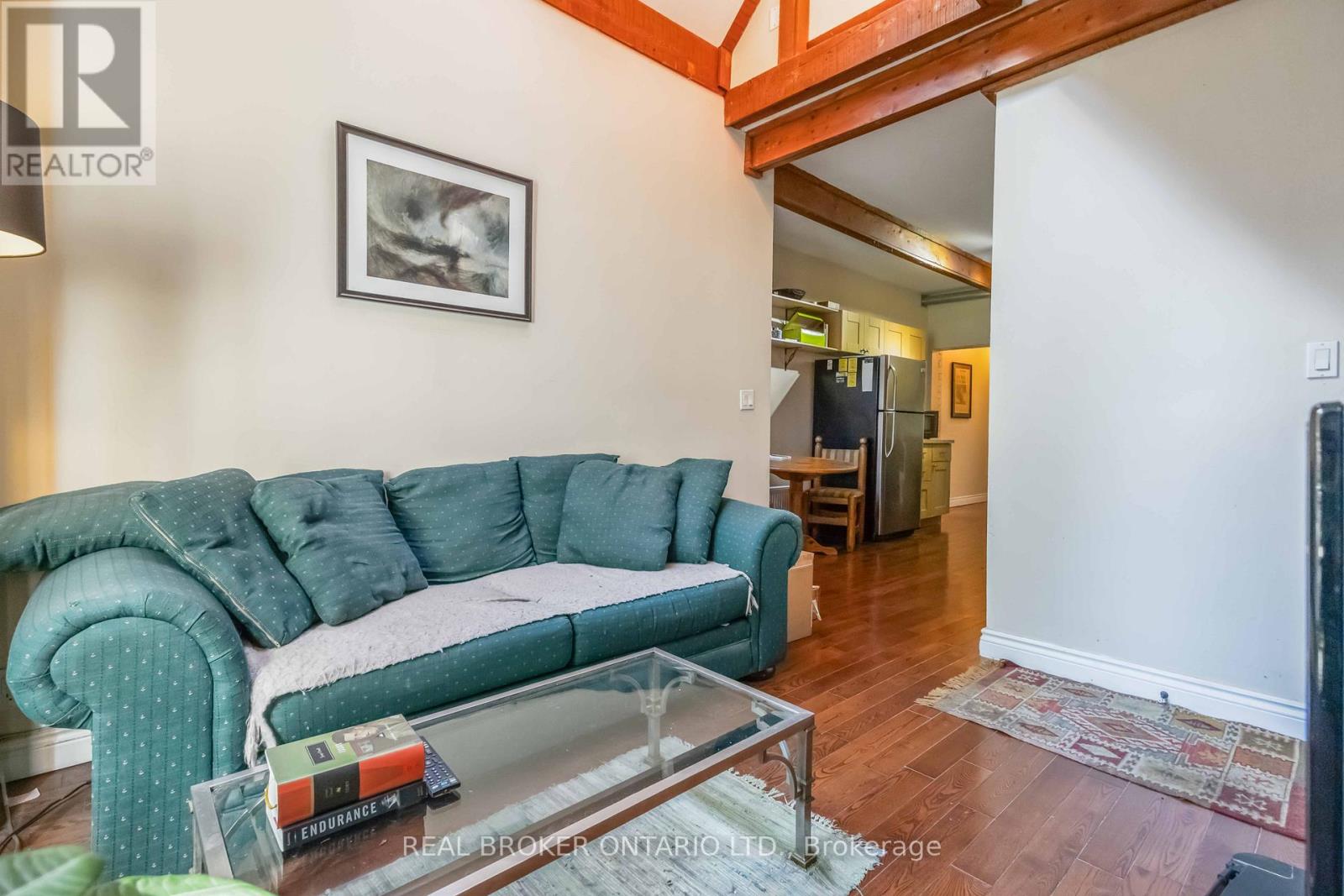 Photo 9 of Main 22 Curzon Street E, Toronto ON