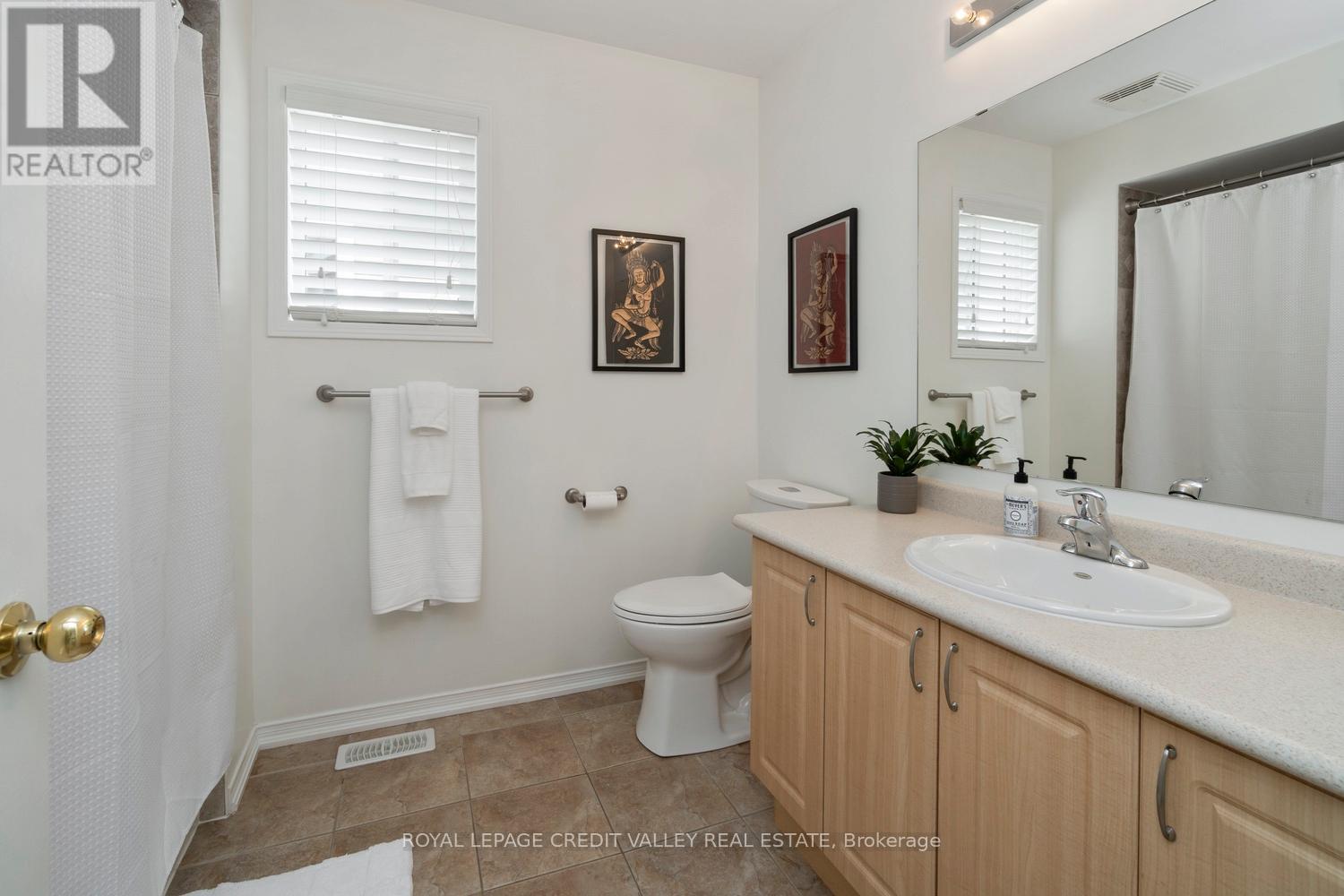 Photo 13 of 1789 Badgley Drive, Oshawa ON
