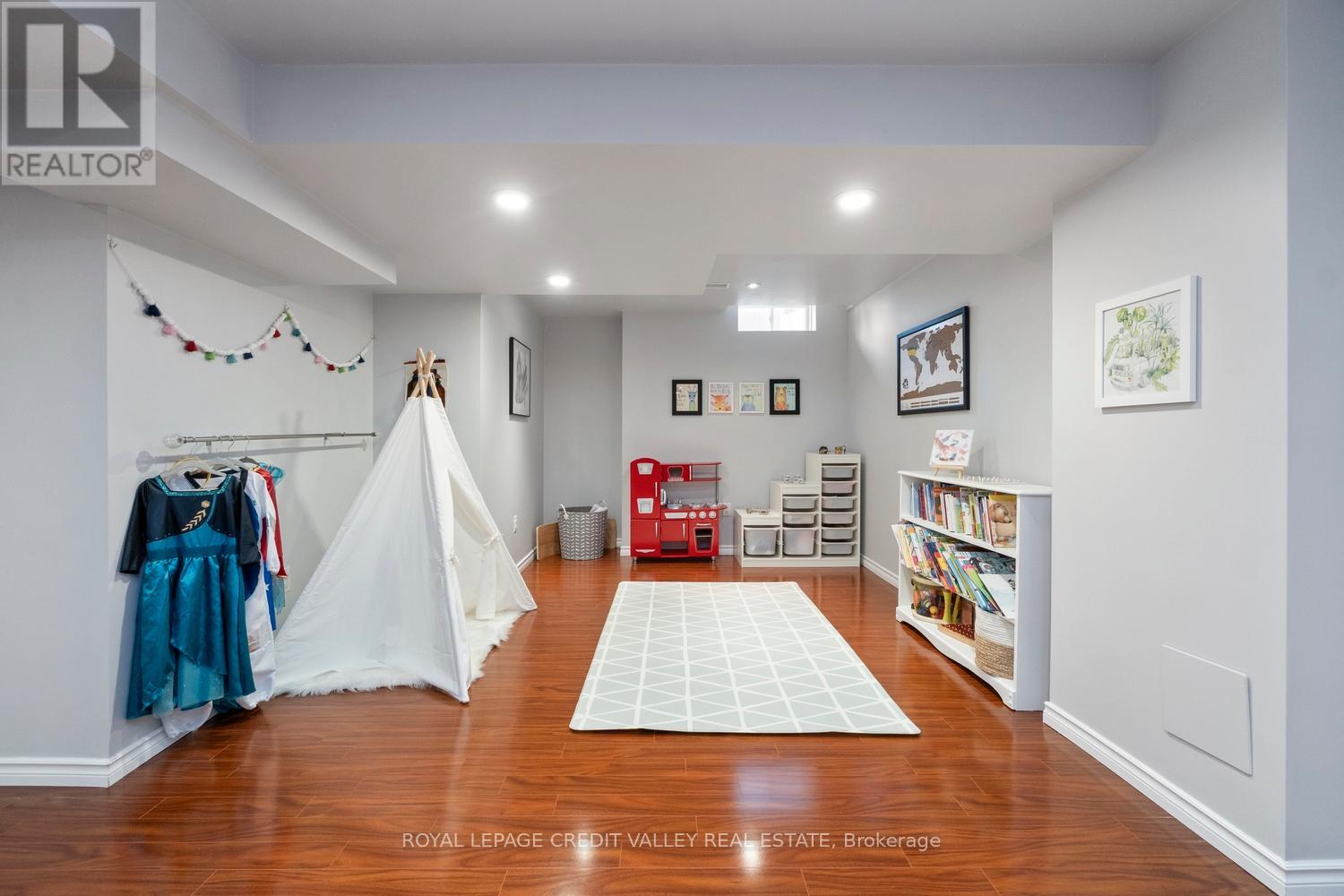 Photo 32 of 1789 Badgley Drive, Oshawa ON