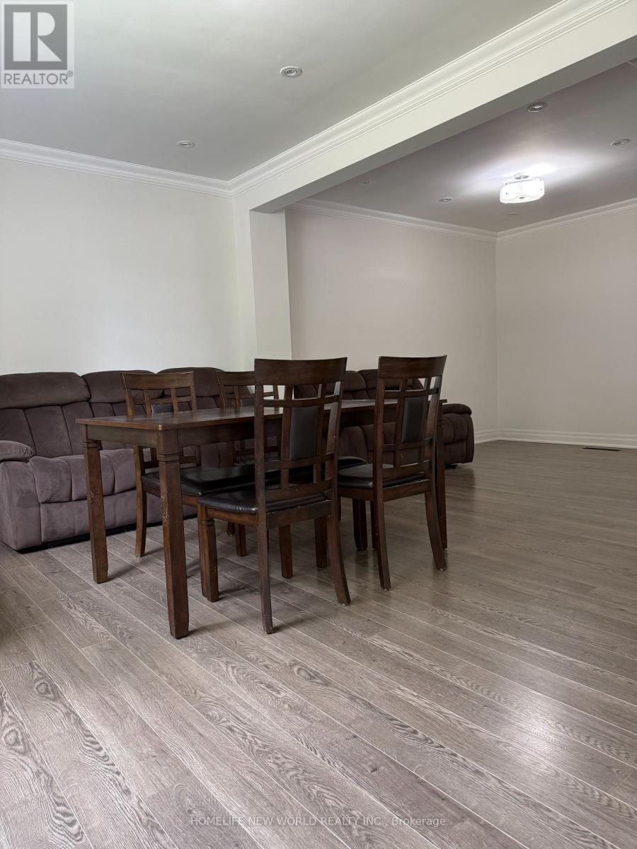 Photo 26 of 111 Vauxhall Drive, Toronto ON
