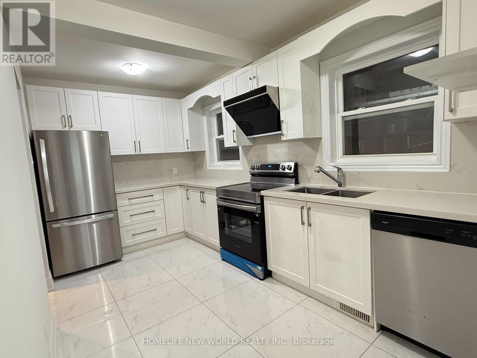 Photo 29 of 111 Vauxhall Drive, Toronto ON
