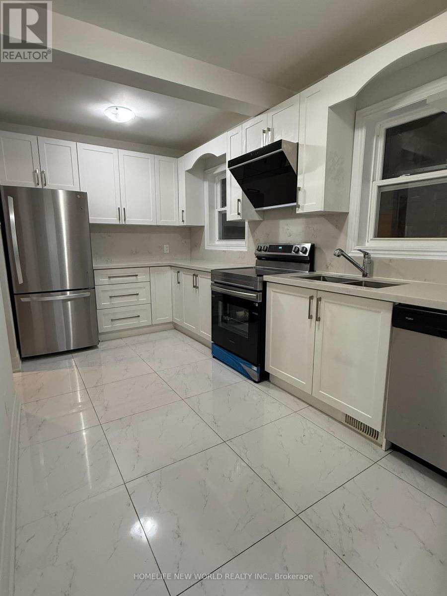 Photo 24 of 111 Vauxhall Drive, Toronto ON