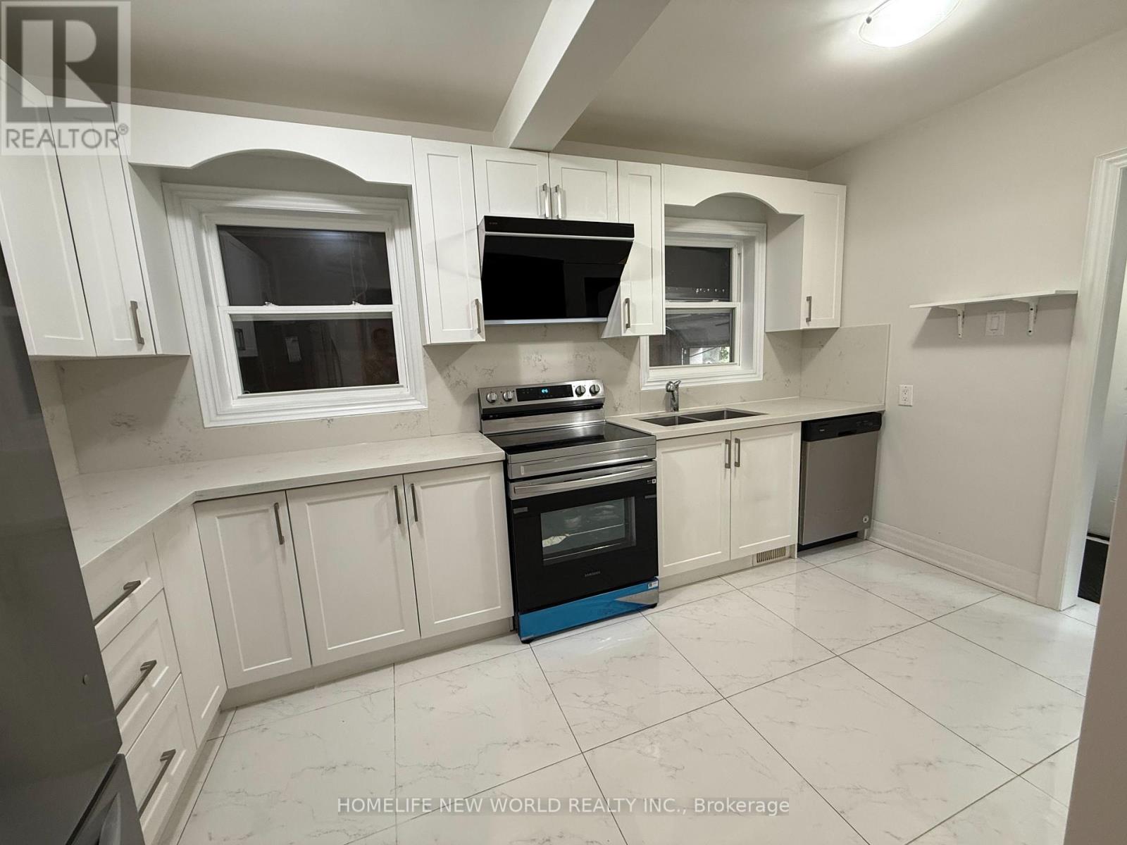 Photo 21 of 111 Vauxhall Drive, Toronto ON