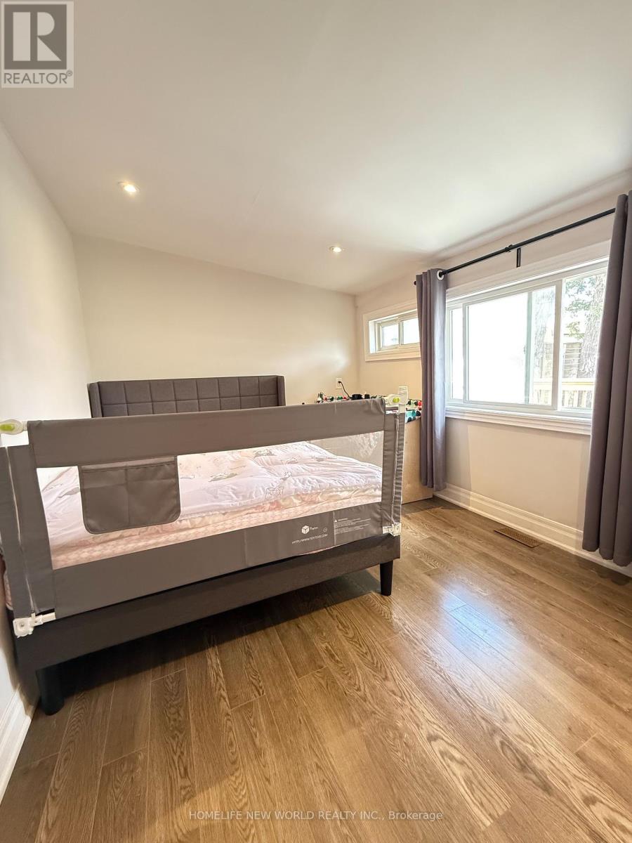 Photo 11 of 111 Vauxhall Drive, Toronto ON