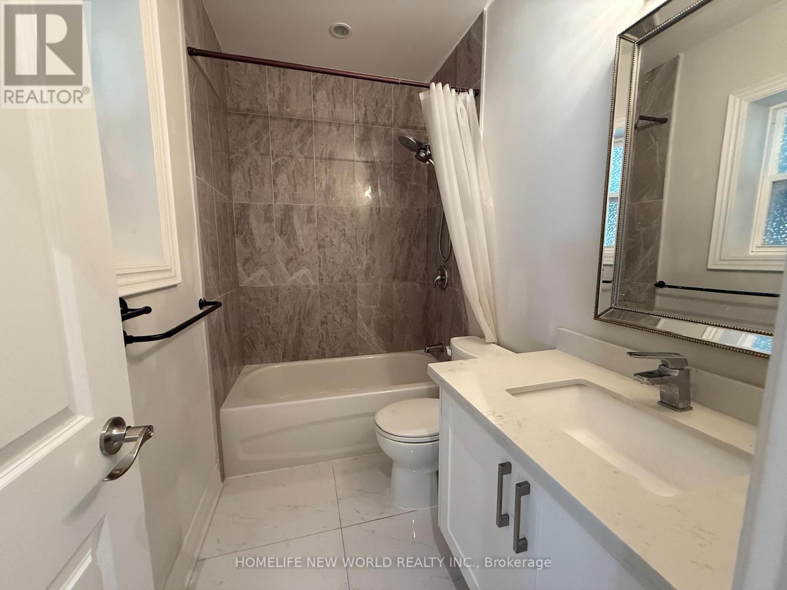 Photo 3 of 111 Vauxhall Drive, Toronto ON