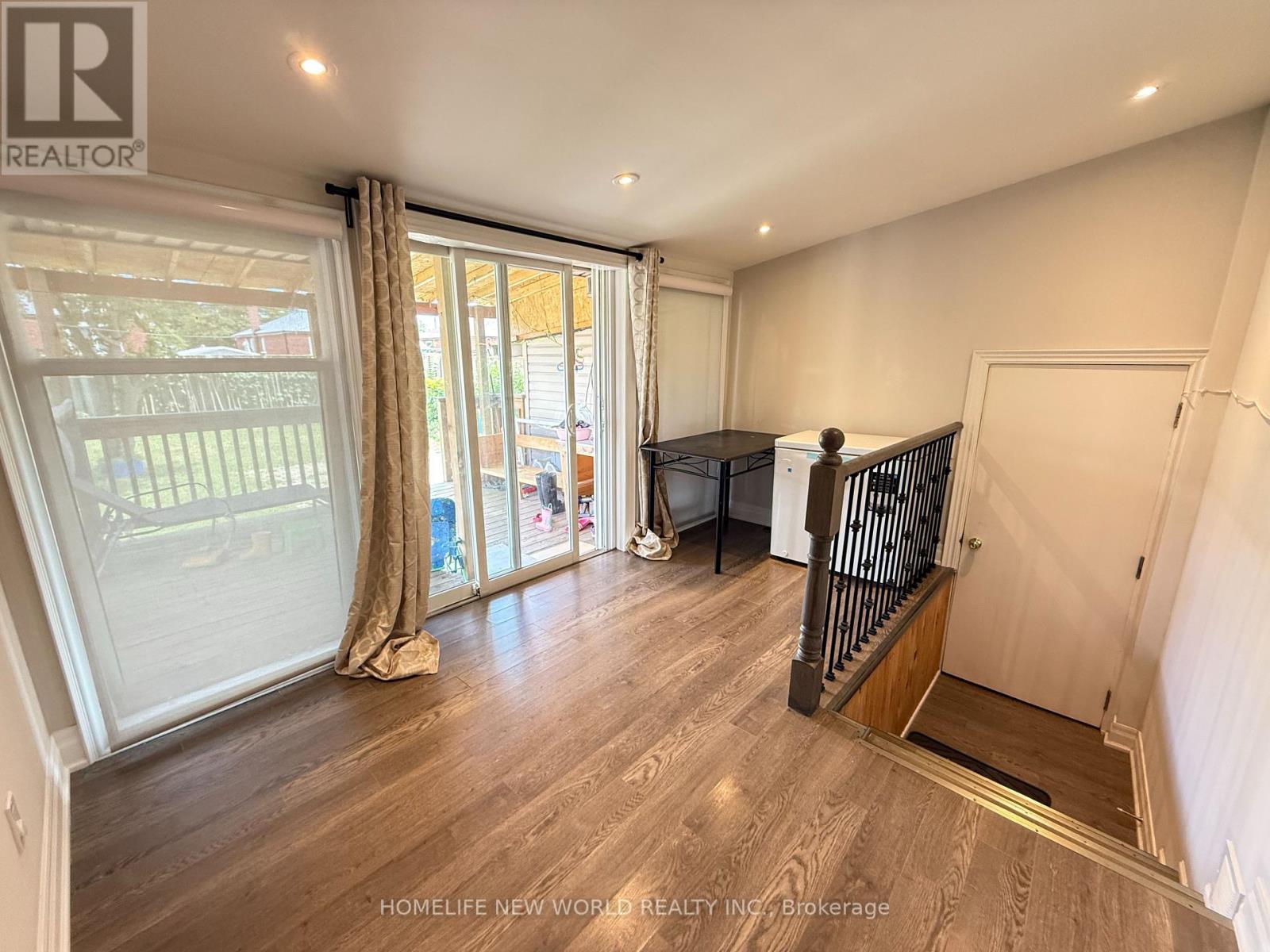 Photo 12 of 111 Vauxhall Drive, Toronto ON