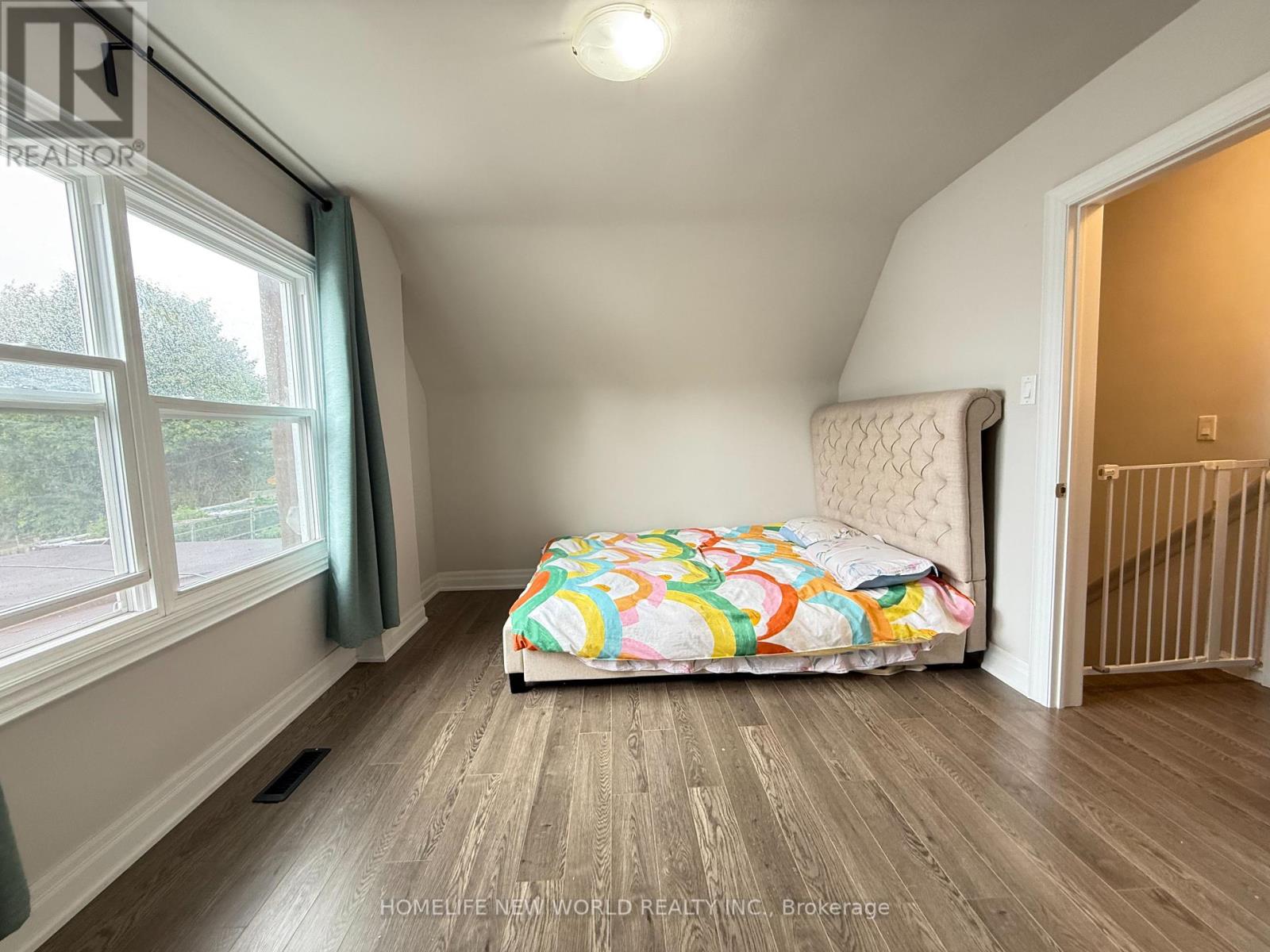 Photo 34 of 111 Vauxhall Drive, Toronto ON