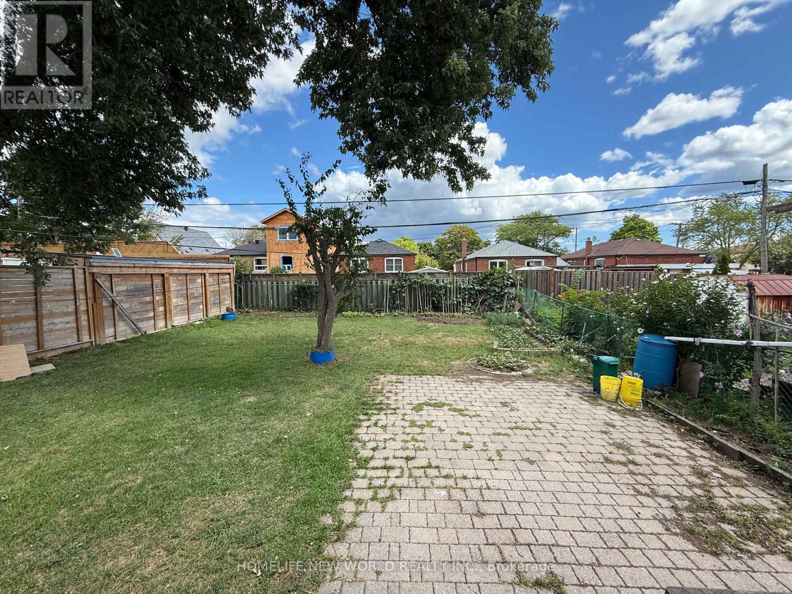 Photo 17 of 111 Vauxhall Drive, Toronto ON