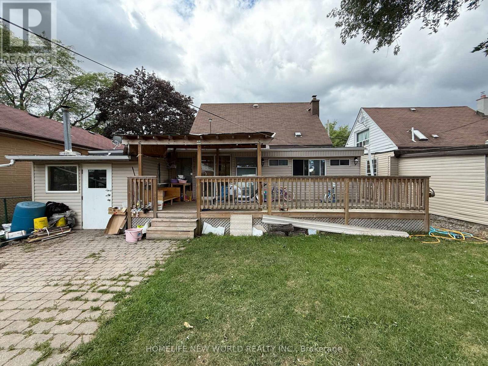 Photo 27 of 111 Vauxhall Drive, Toronto ON