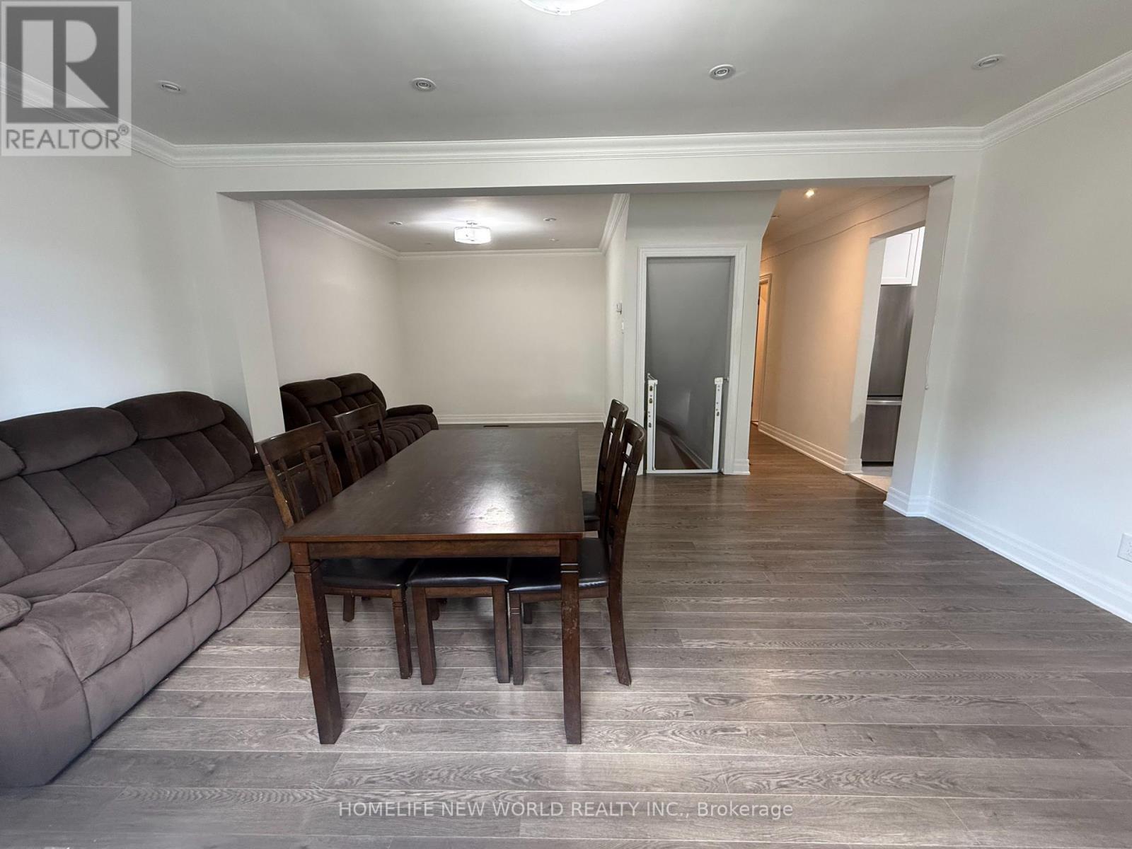 Photo 30 of 111 Vauxhall Drive, Toronto ON