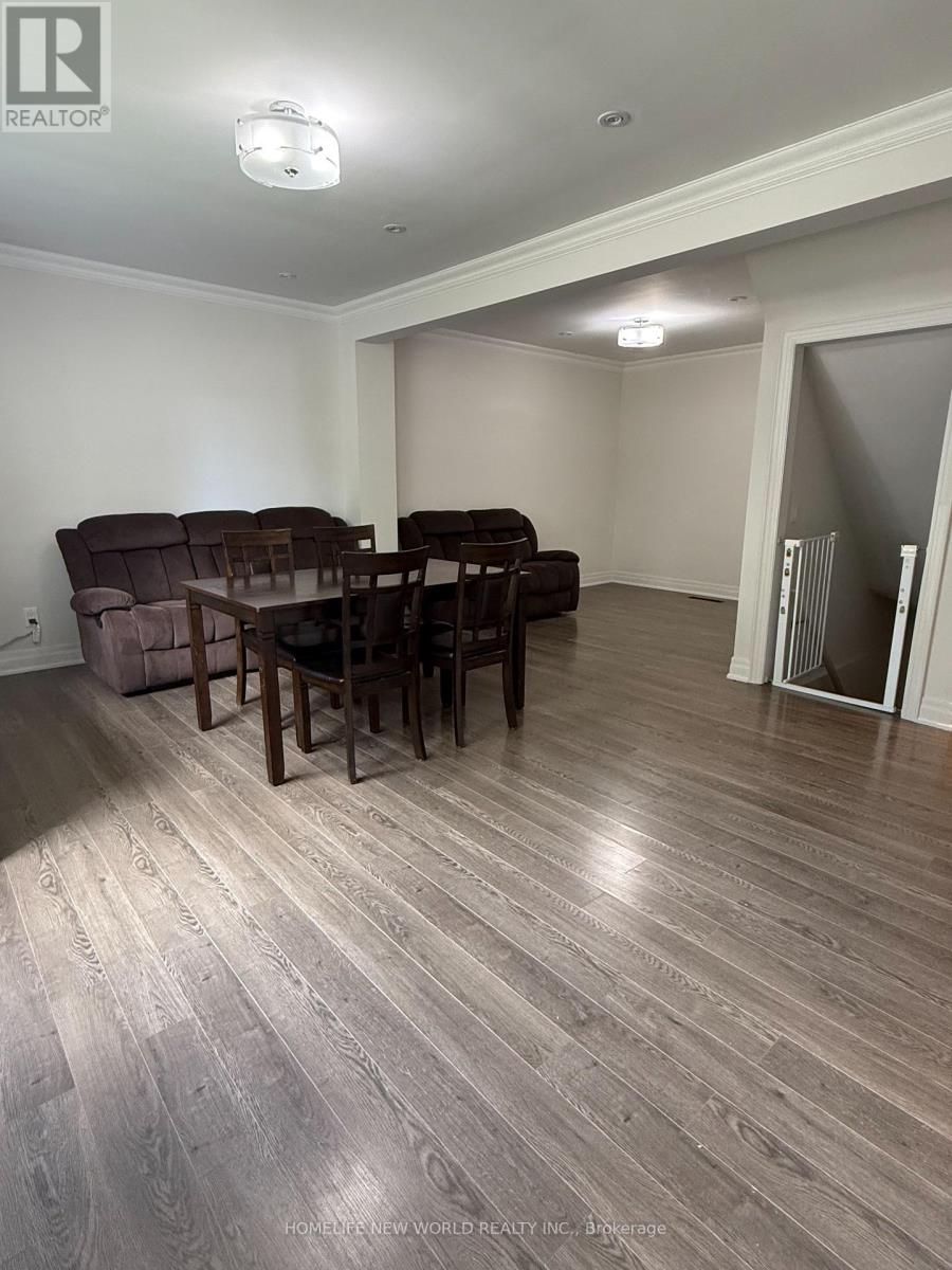 Photo 33 of 111 Vauxhall Drive, Toronto ON
