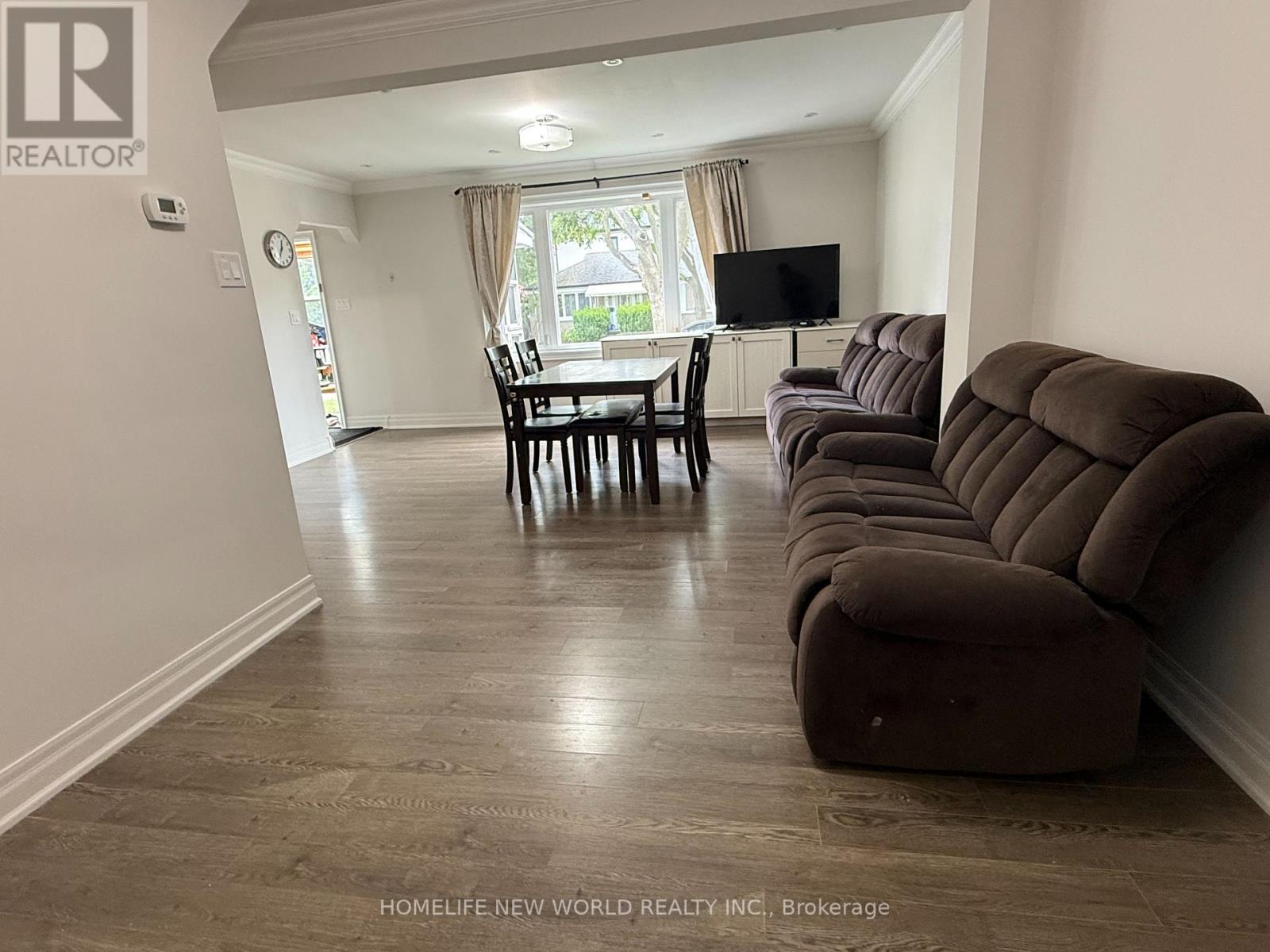 Photo 19 of 111 Vauxhall Drive, Toronto ON