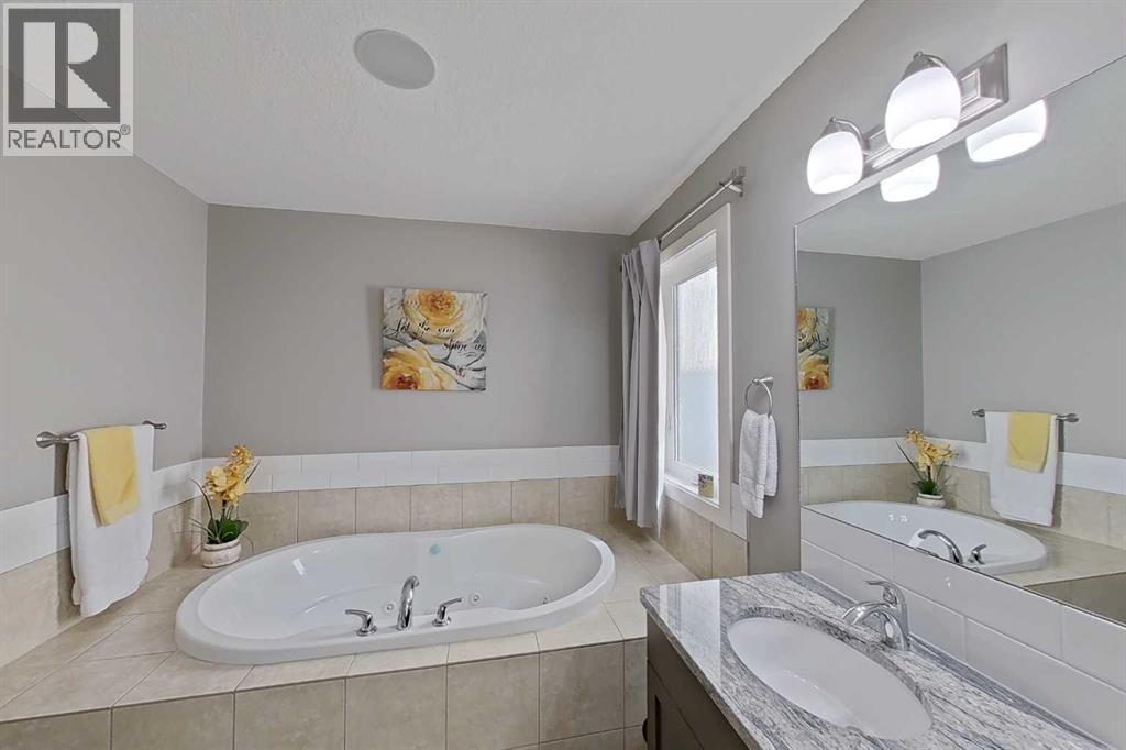 Photo 21 of 76 Northlander Way W, Lethbridge AB