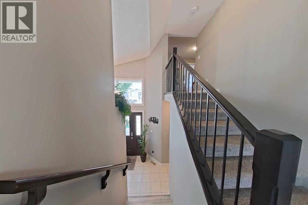 Photo 39 of 76 Northlander Way W, Lethbridge AB