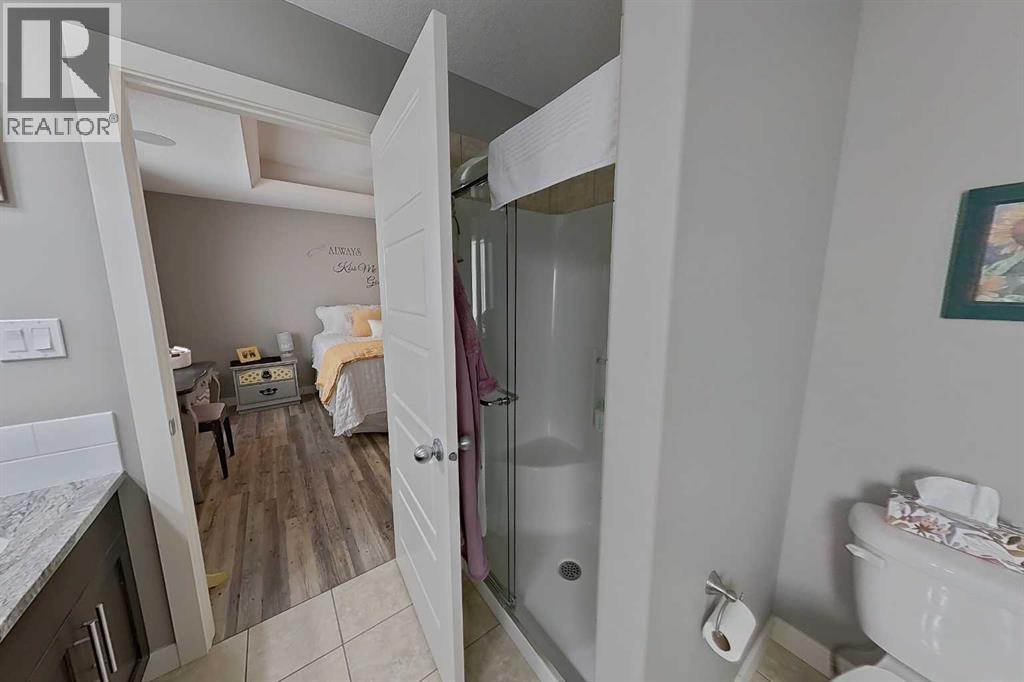 Photo 36 of 76 Northlander Way W, Lethbridge AB