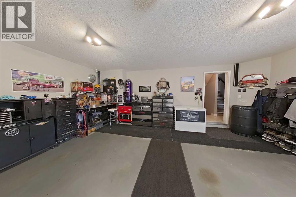 Photo 12 of 76 Northlander Way W, Lethbridge AB