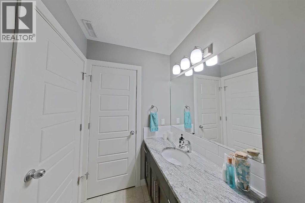Photo 49 of 76 Northlander Way W, Lethbridge AB