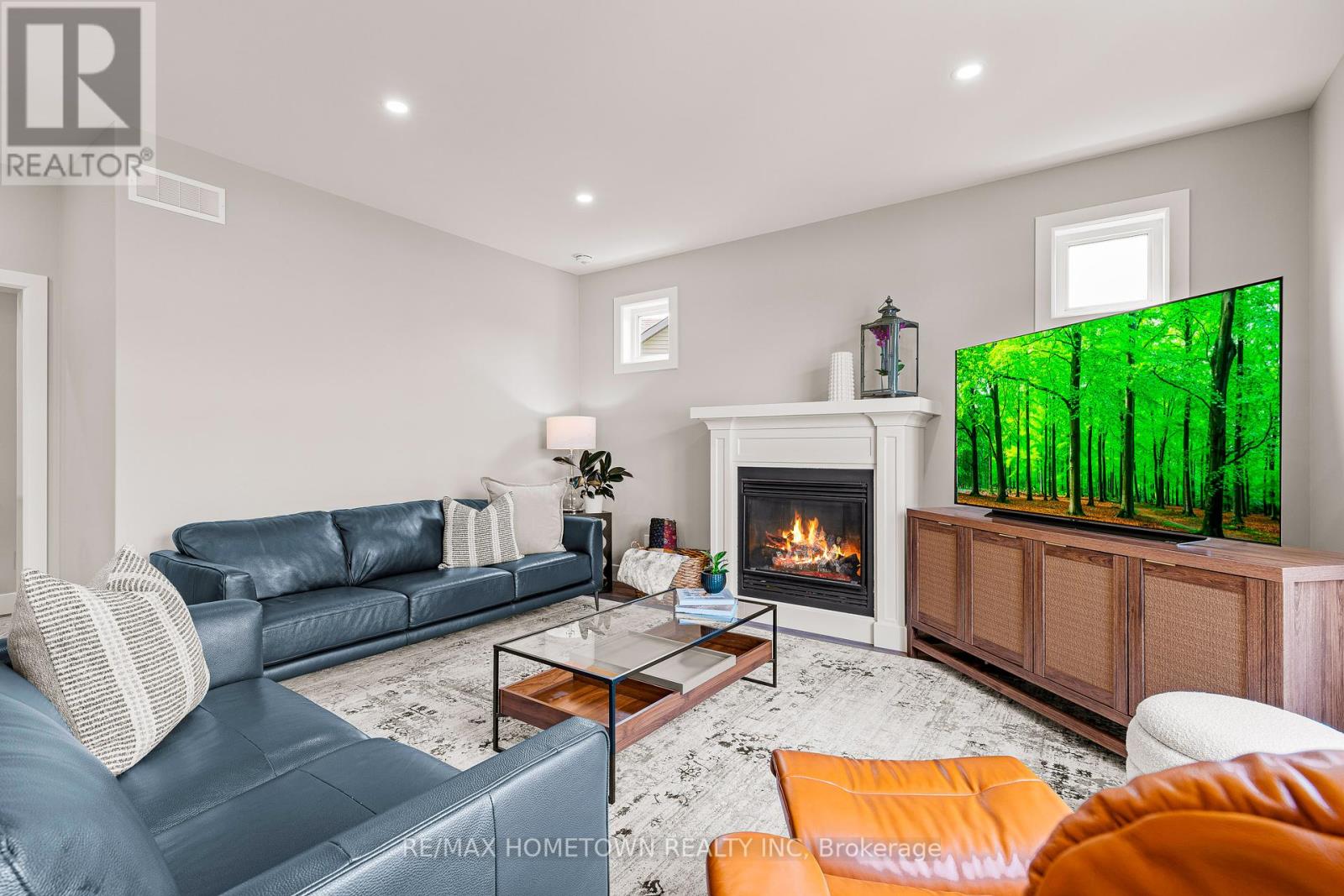 Photo 16 of 138 Wildwood Crescent, Brockville ON
