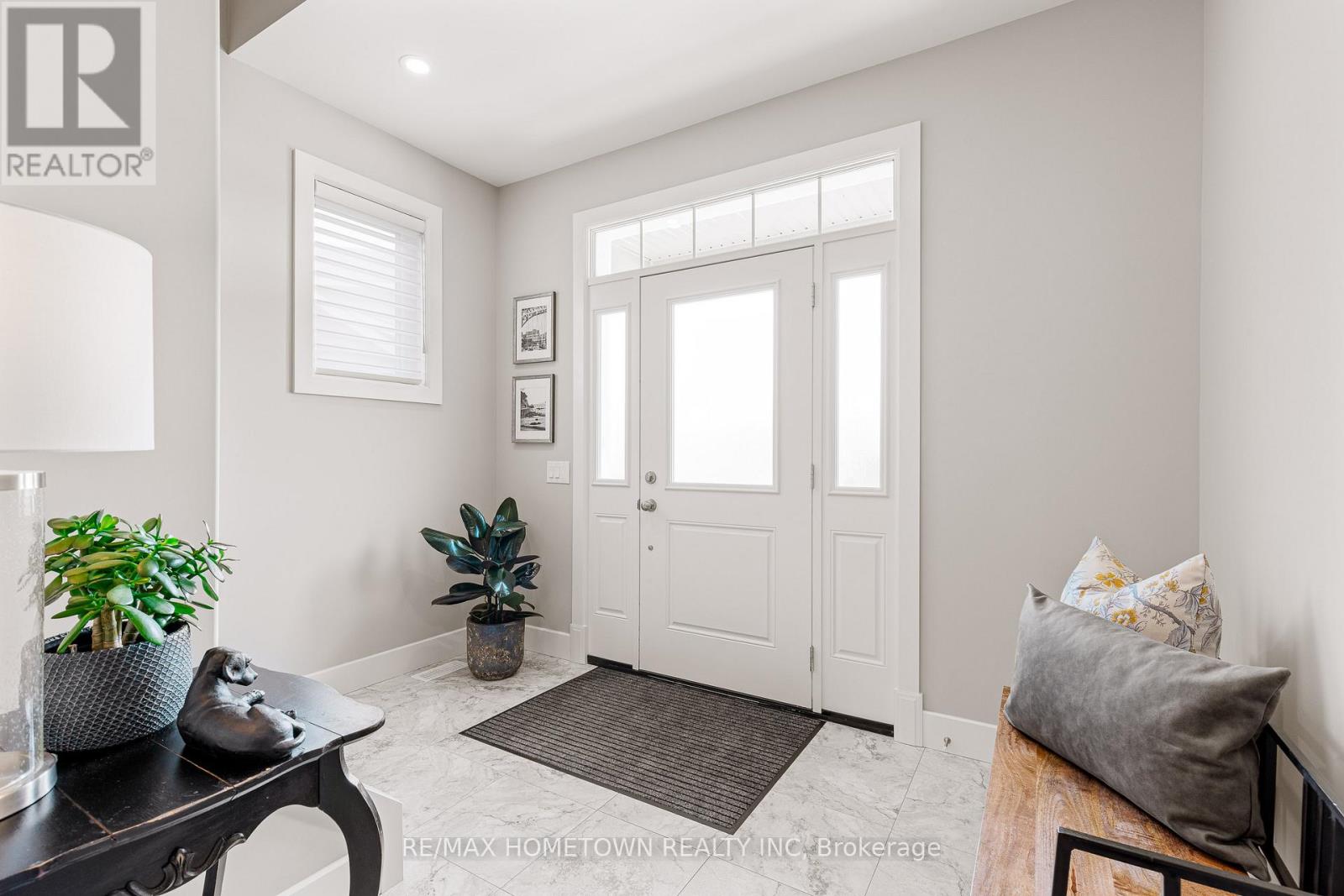 Photo 9 of 138 Wildwood Crescent, Brockville ON
