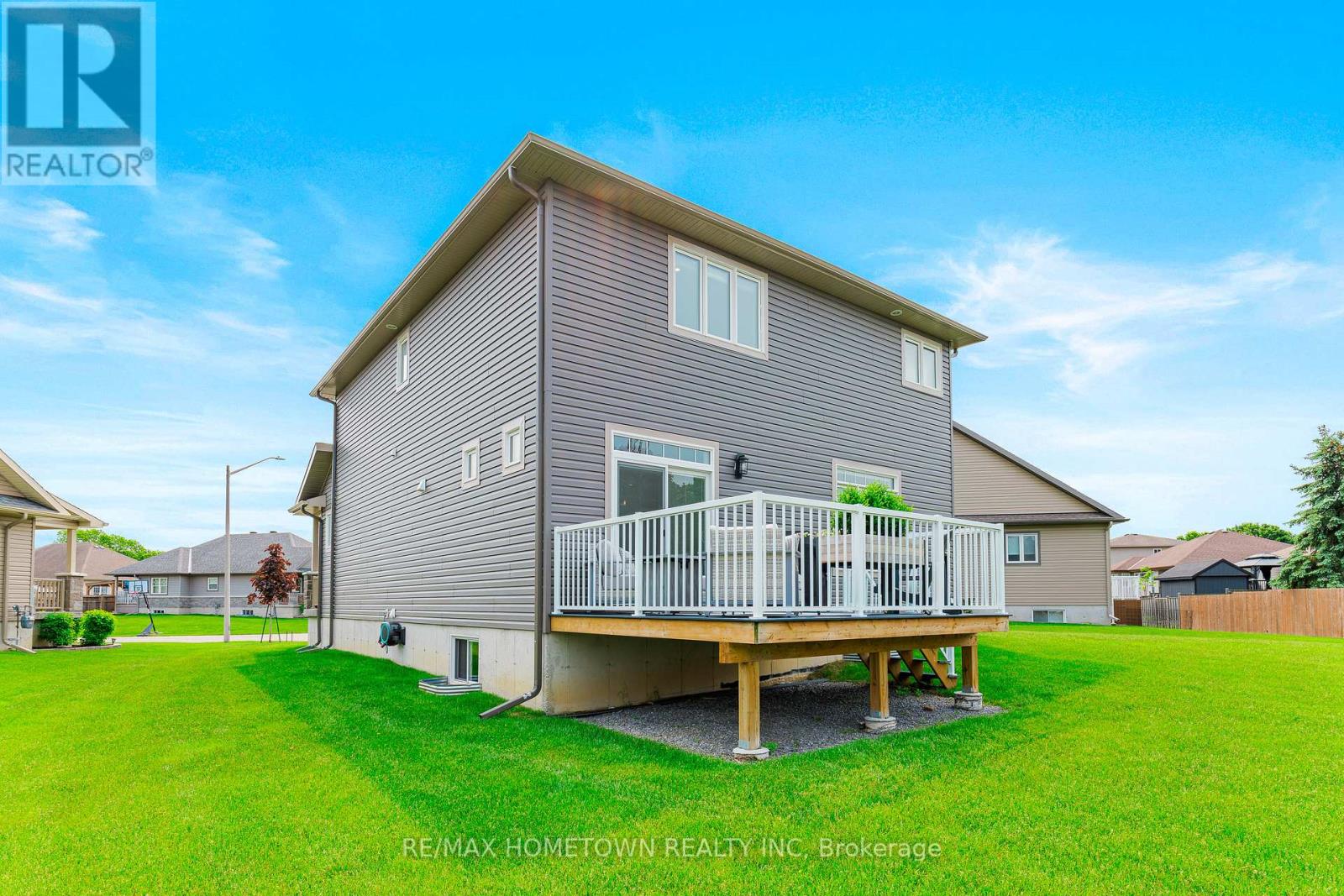 Photo 22 of 138 Wildwood Crescent, Brockville ON
