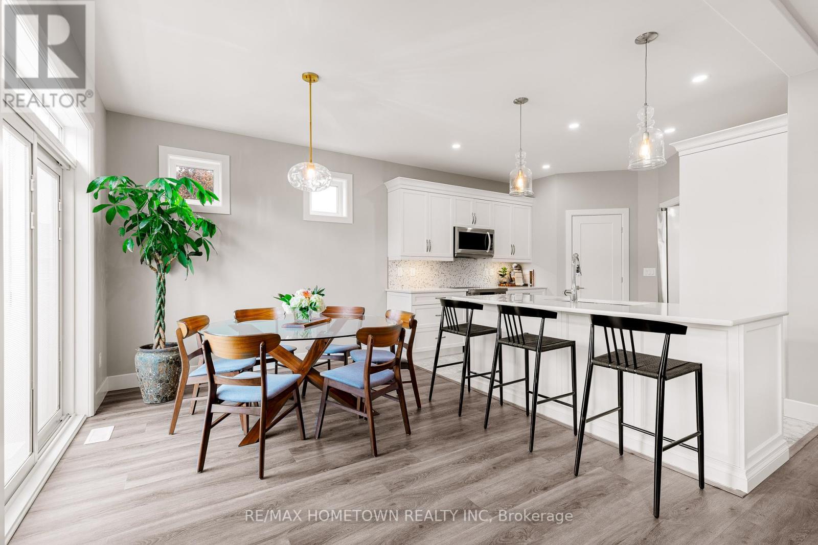 Photo 24 of 138 Wildwood Crescent, Brockville ON